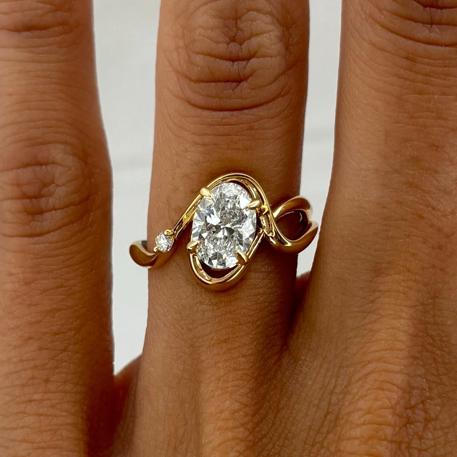 Aurora Oval, 1.21ct