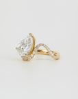 Maeva Pave, Pear Cut