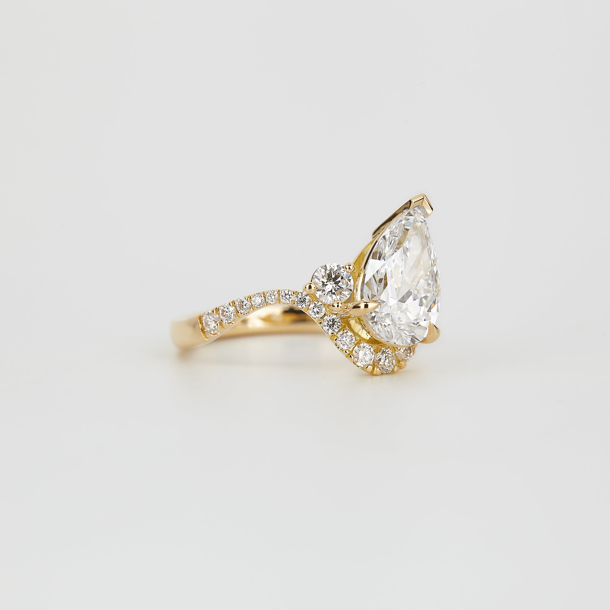 Maeva Pear Pave 1.81