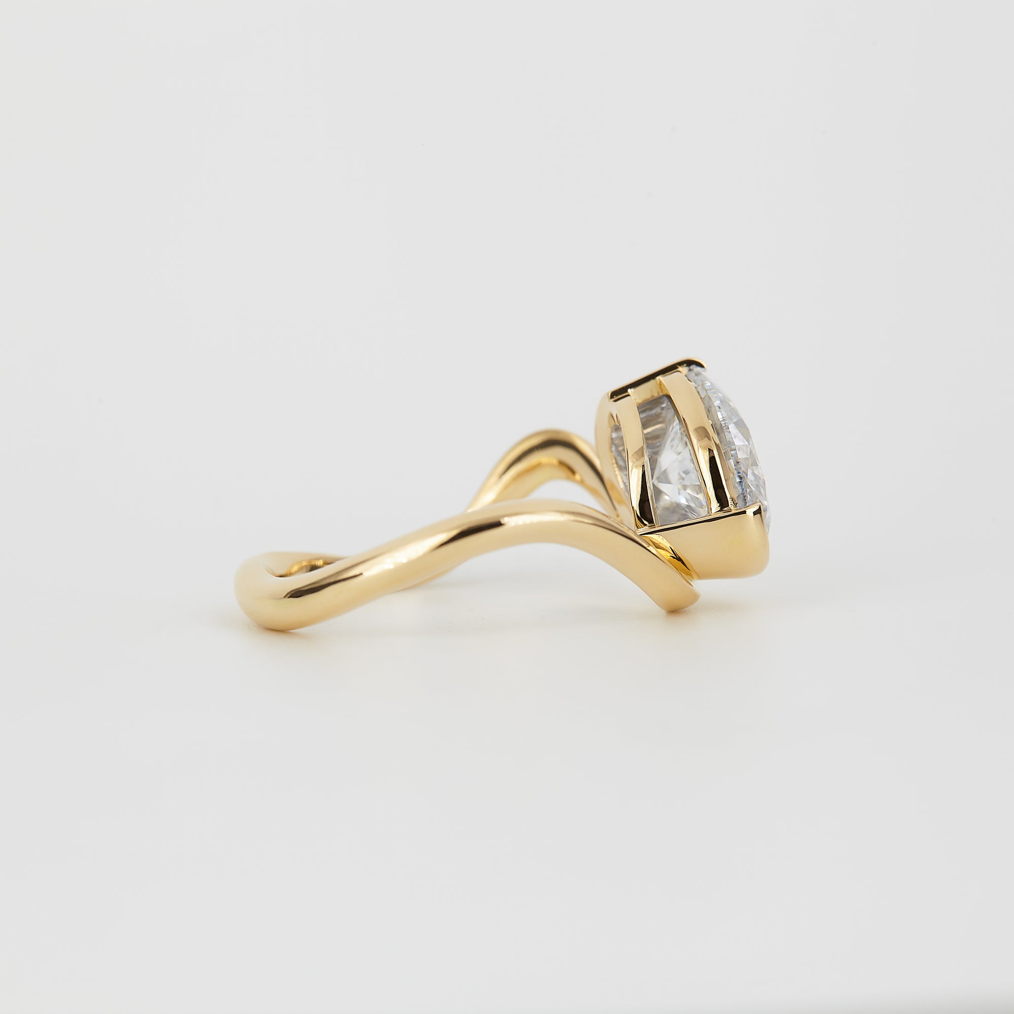 Laraine, Oval Cut