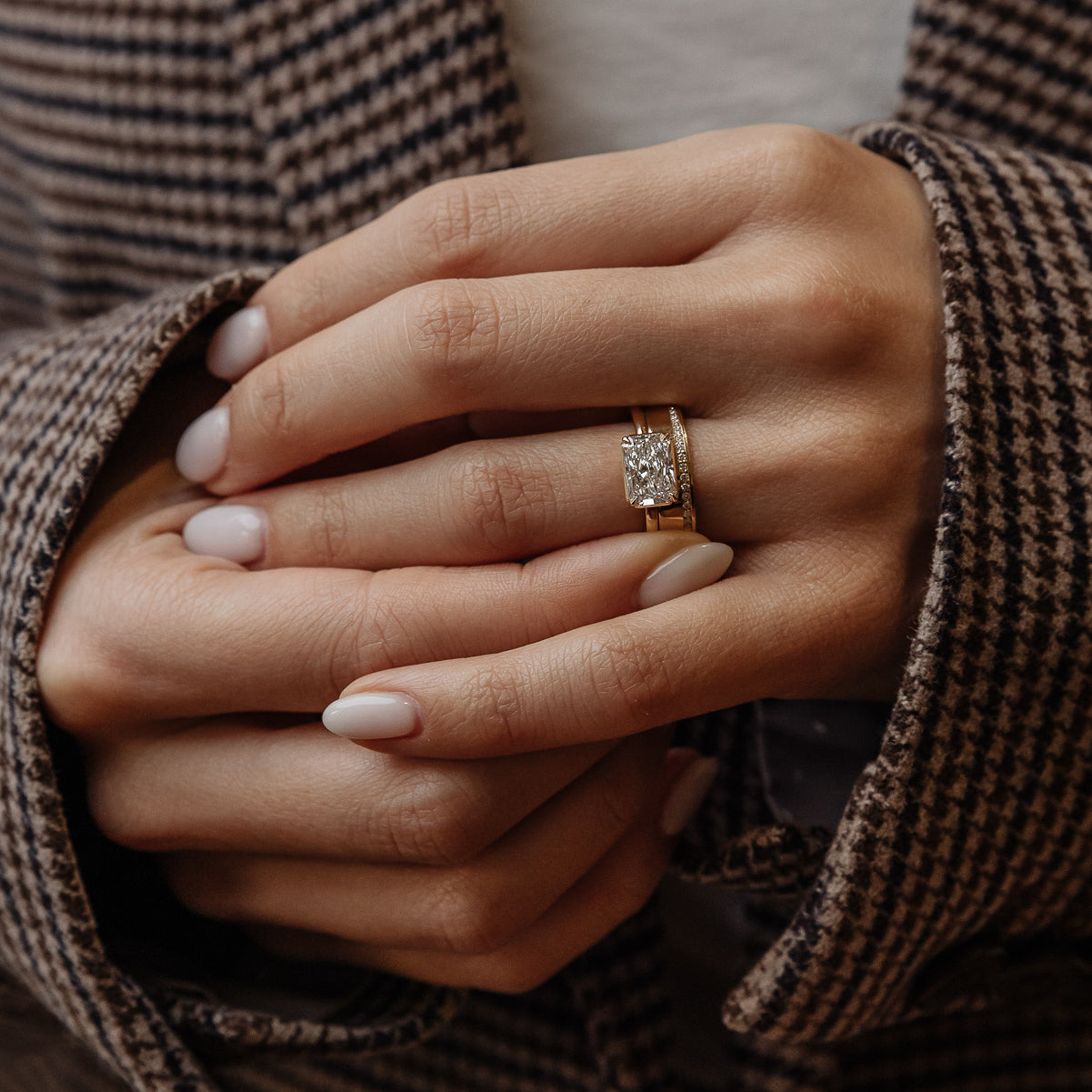 Wide Diamond Contour Band