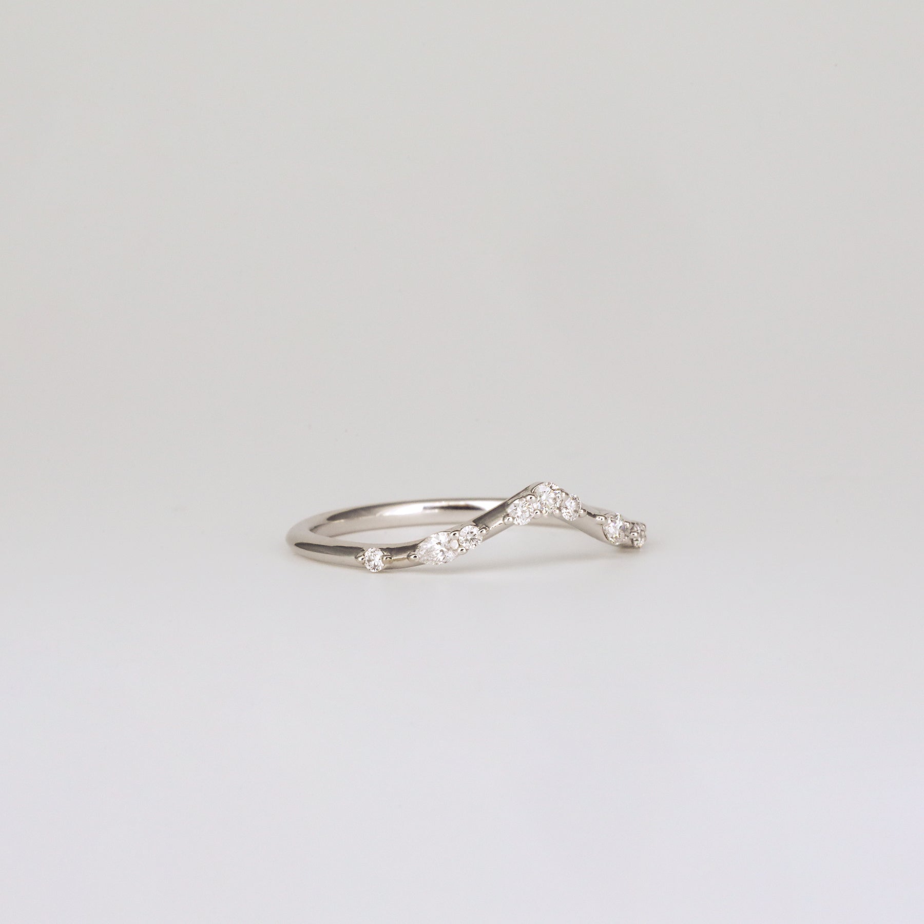 Amelie V-Shaped Diamond Wedding Band | Round & Pear Cut