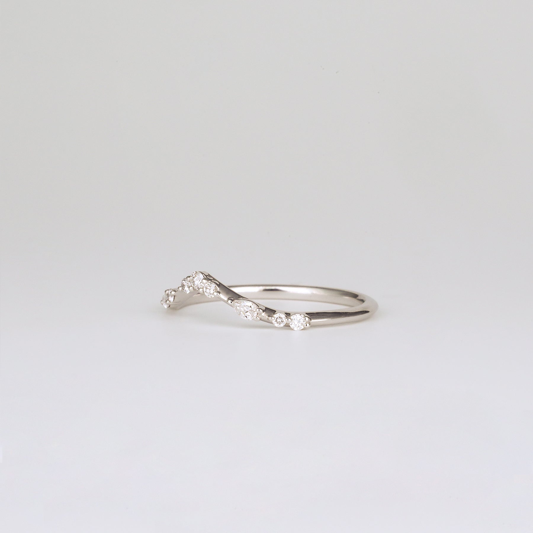 Amelie V-Shaped Diamond Wedding Band | Round & Pear Cut