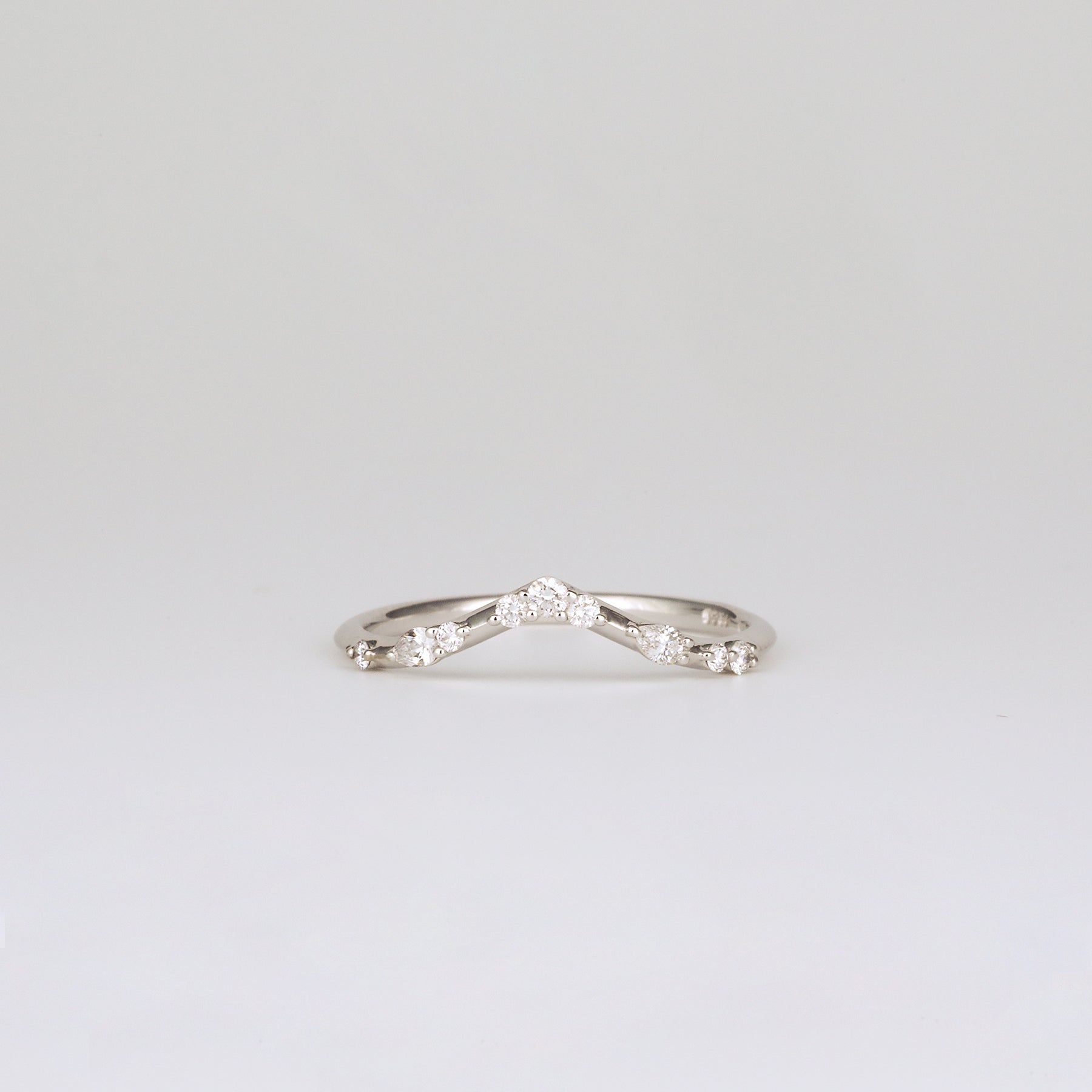 Amelie V-Shaped Diamond Wedding Band | Round & Pear Cut