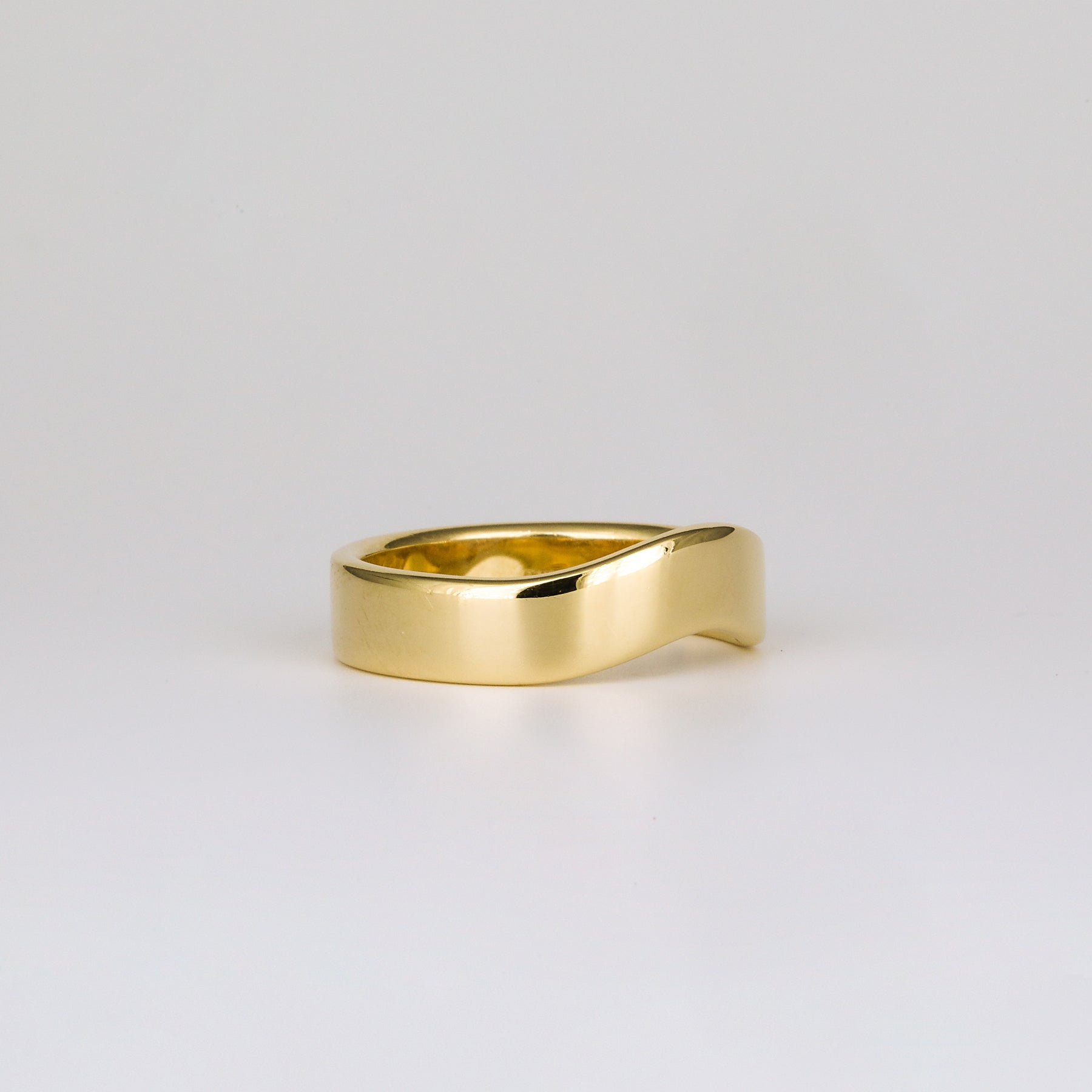 Curved Contour Band