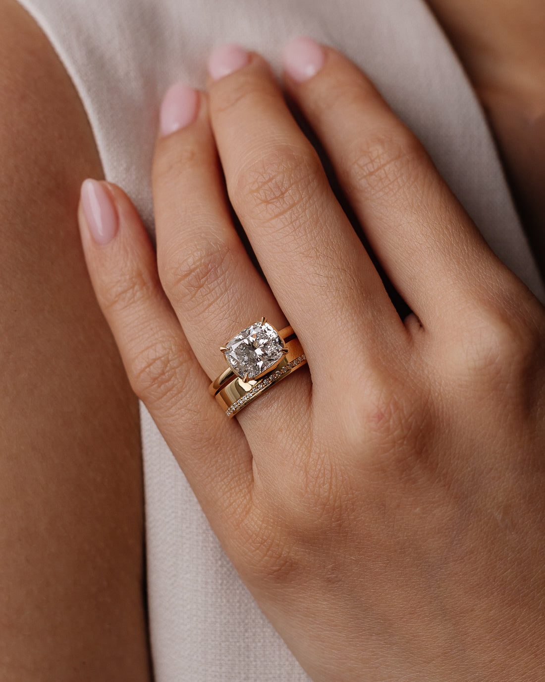 Aaren 2.92ct Cushion Cut Lab-Grown Diamond East-West Solitaire in 18ct Yellow Gold