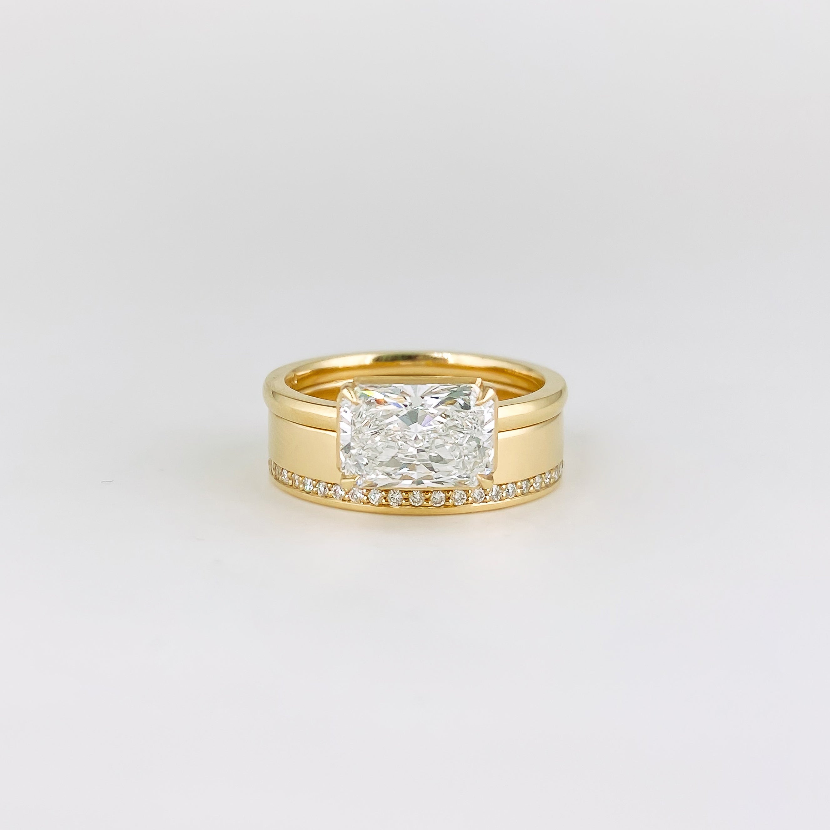 Wide Diamond Contour Band