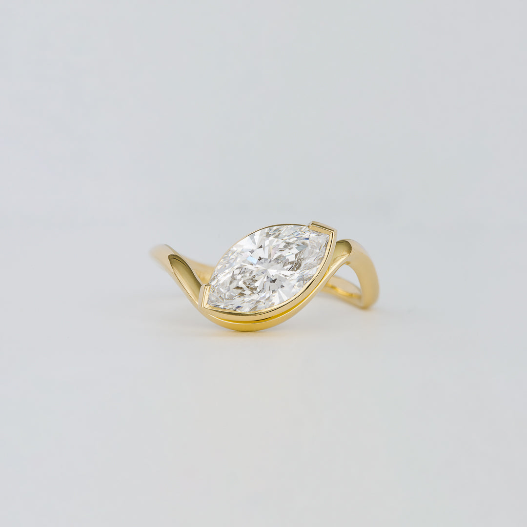 Laraine, Marquise Cut