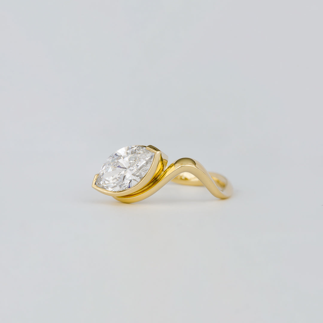 Laraine, Marquise Cut