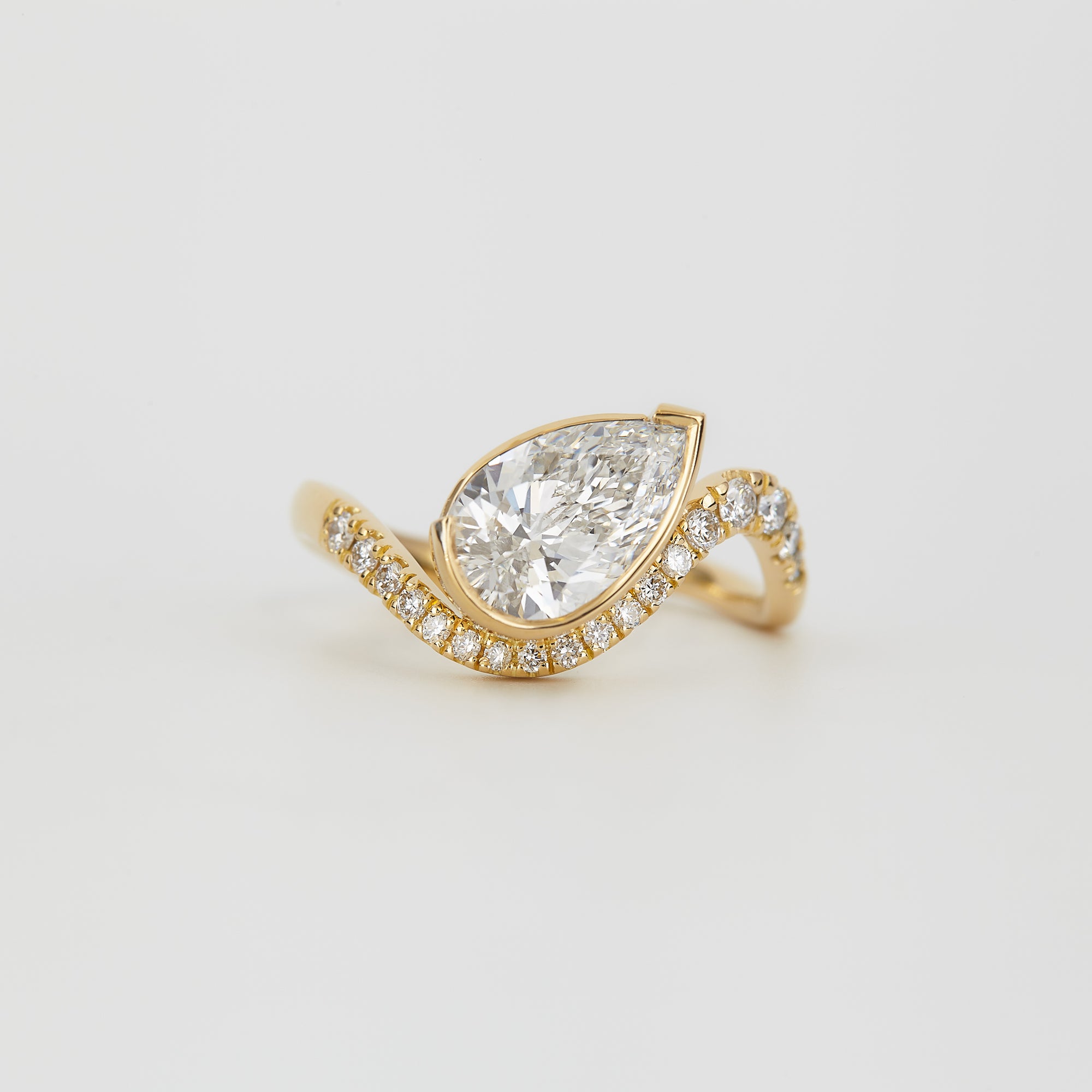 Laraine Pave, Pear Cut
