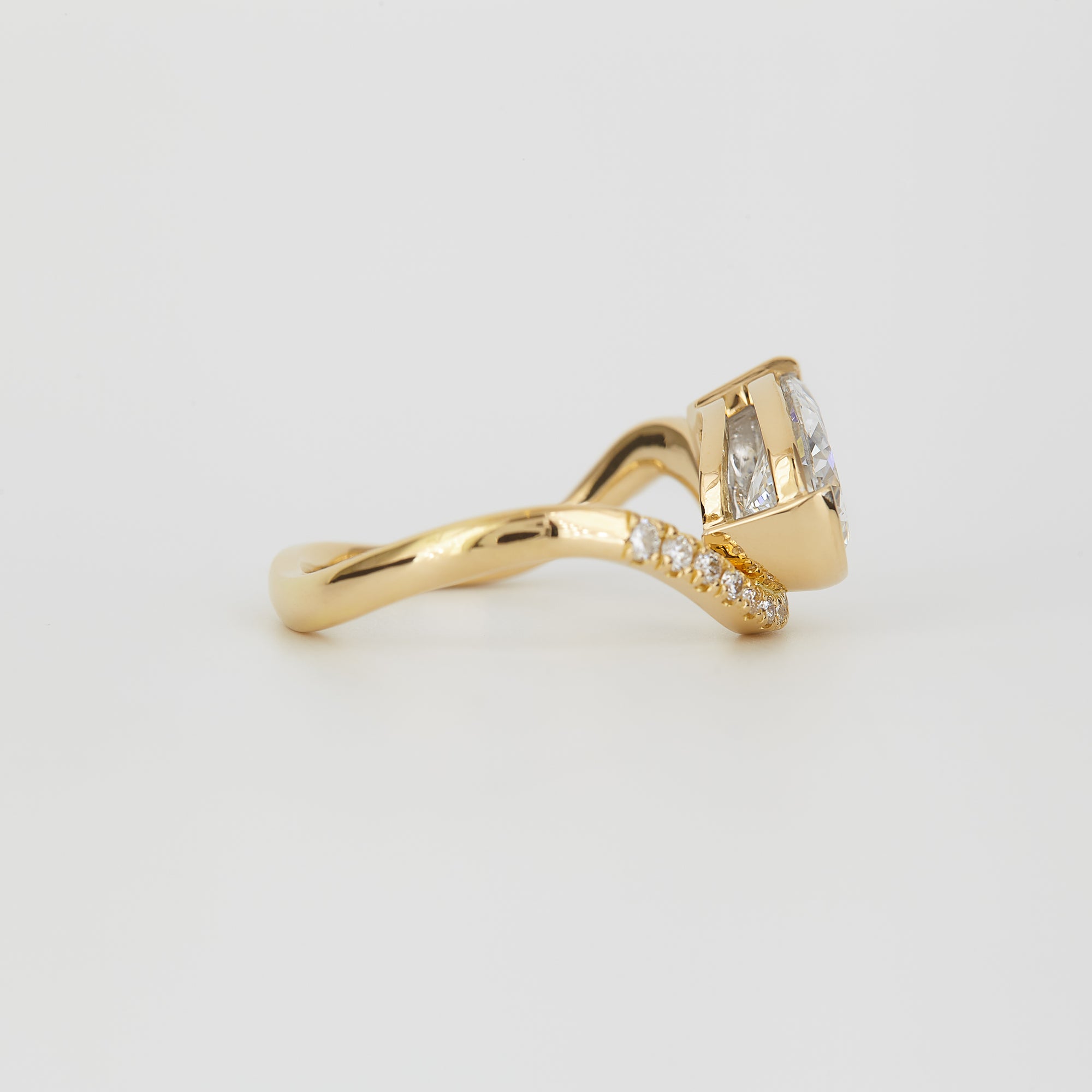 Laraine Pave, Pear Cut