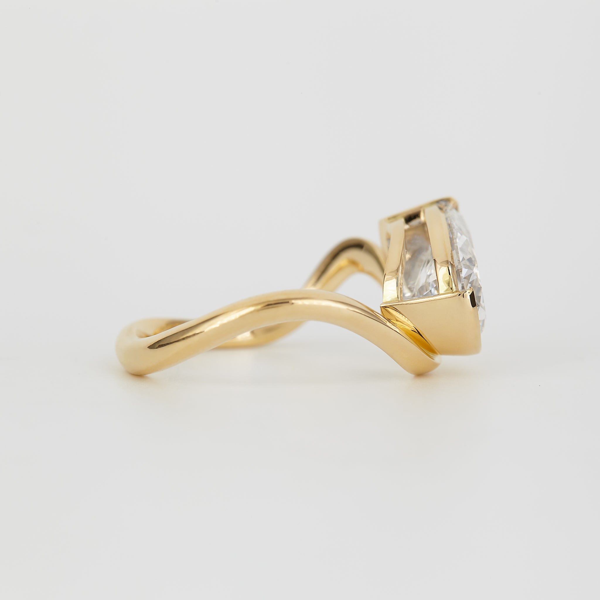 Laraine Pear 2.03ct