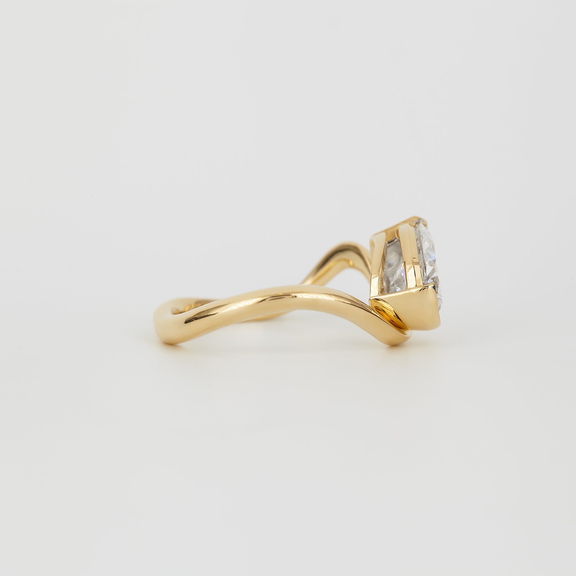 Laraine, Pear Cut