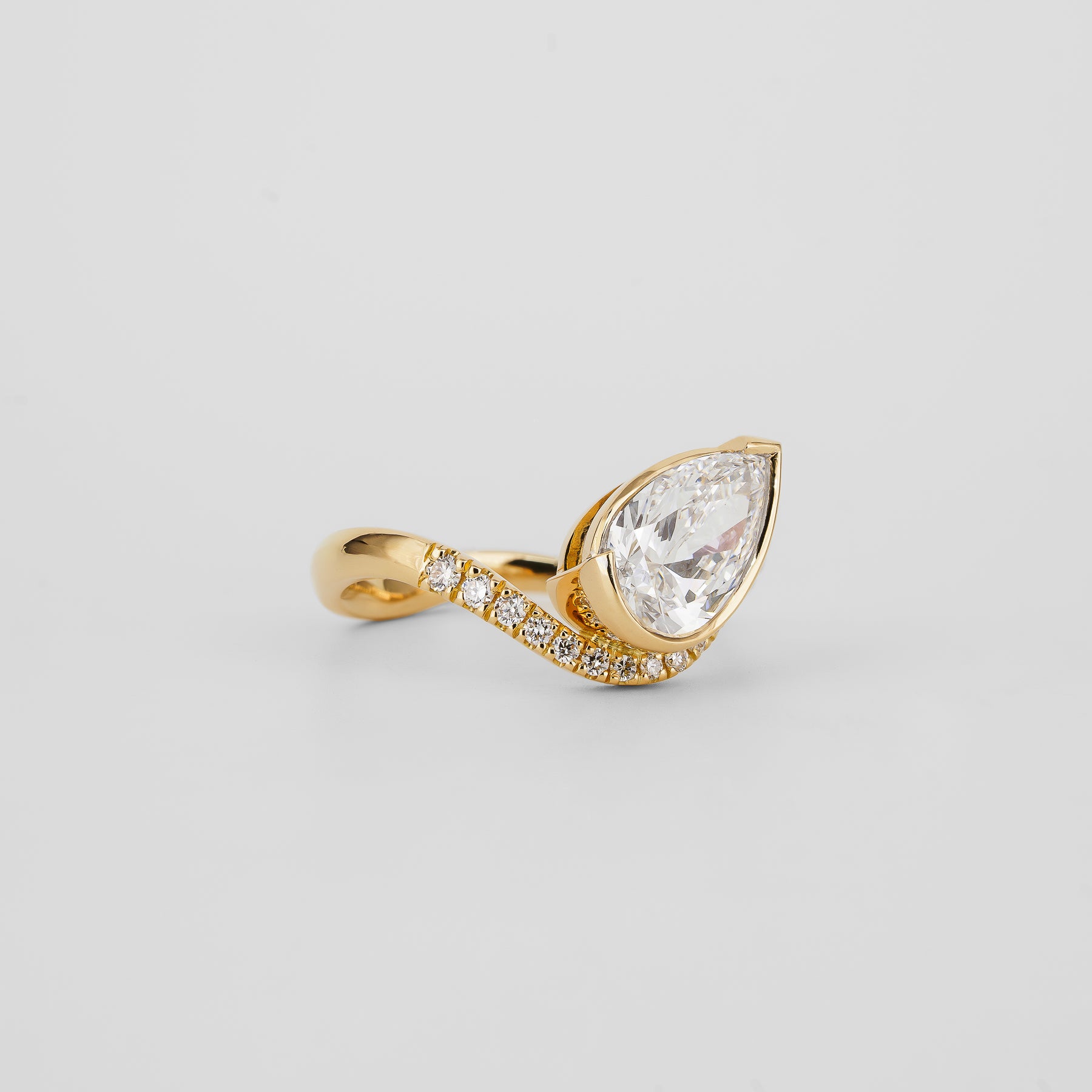 Laraine Pear Pave 1.51