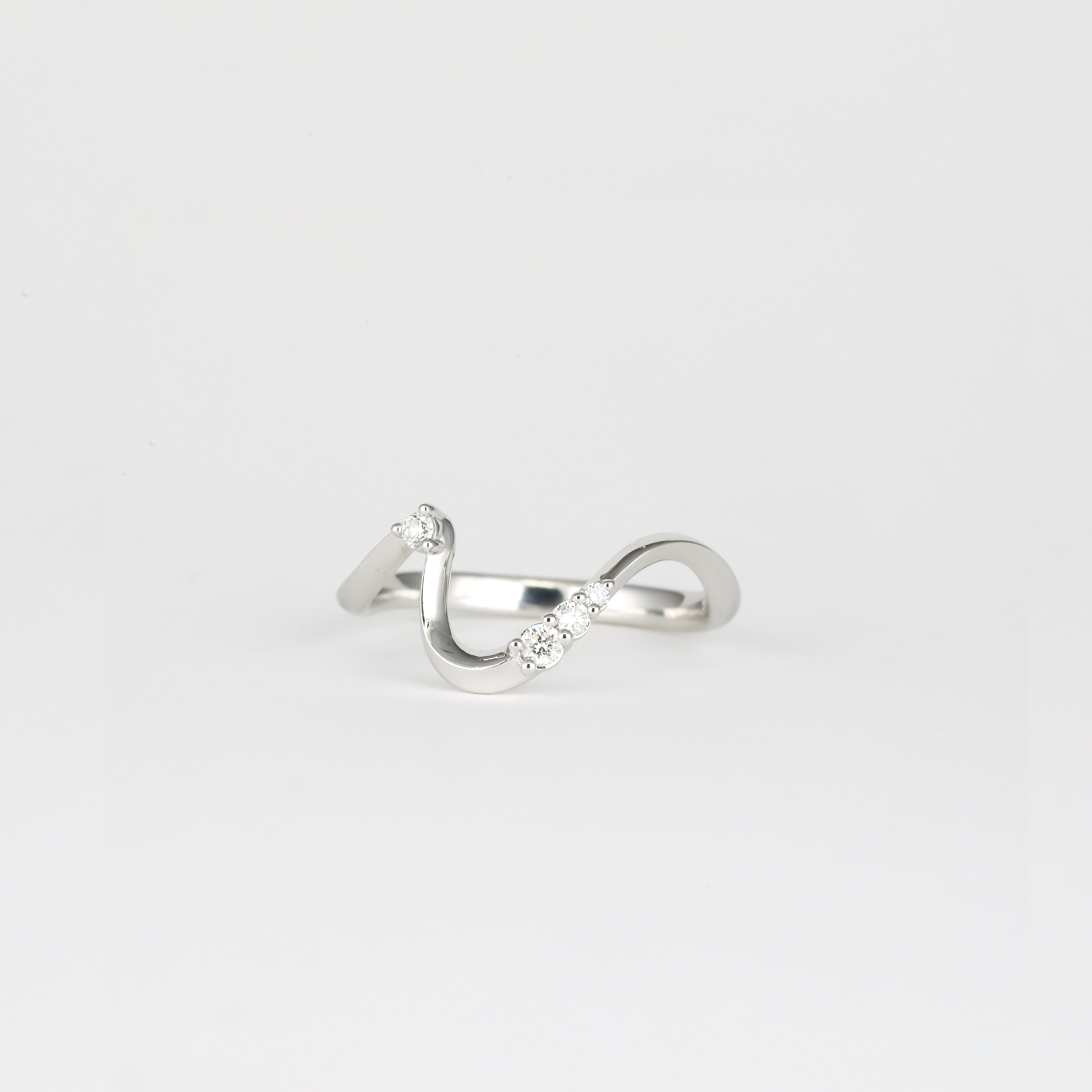 Maeva Oval Band