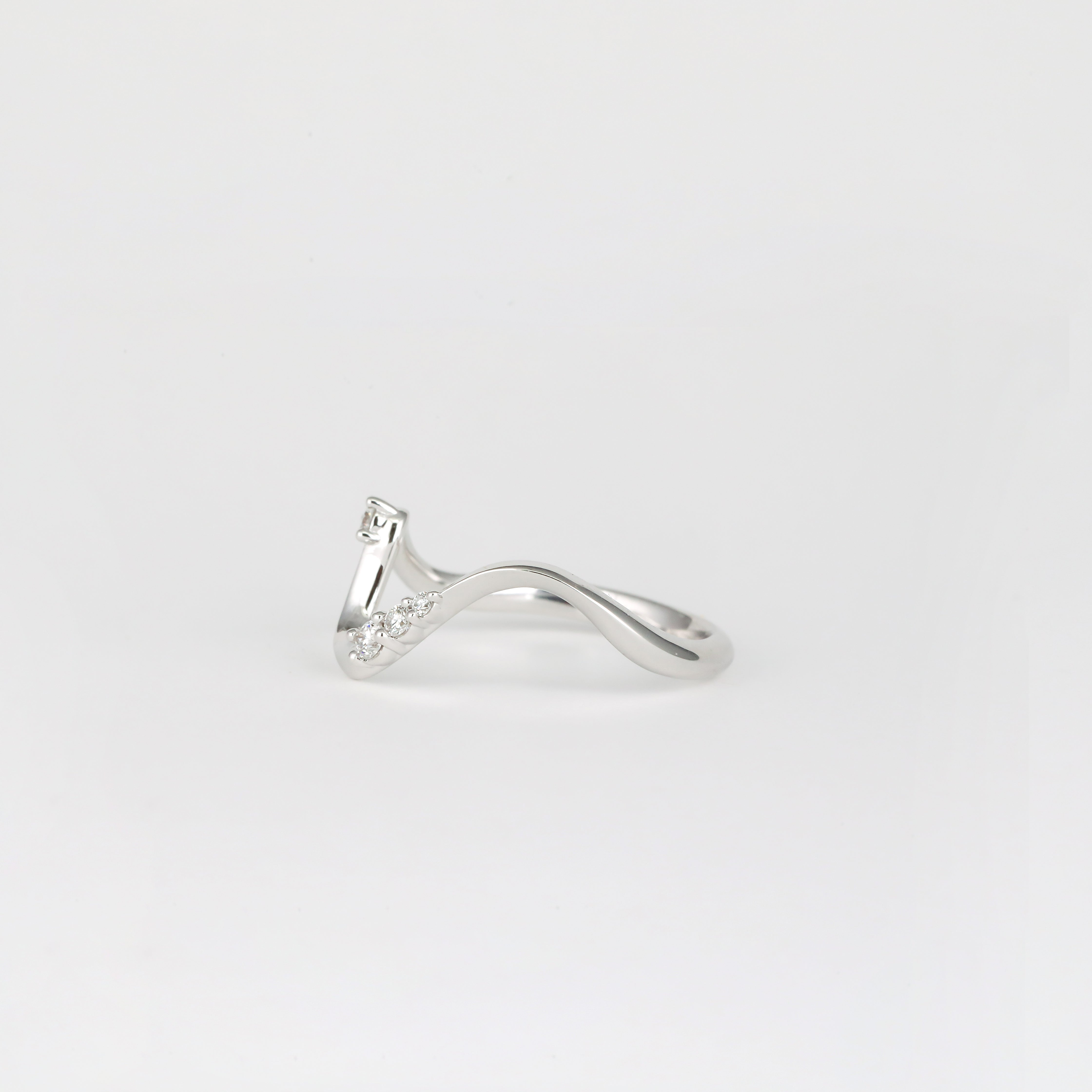 Maeva Oval Band