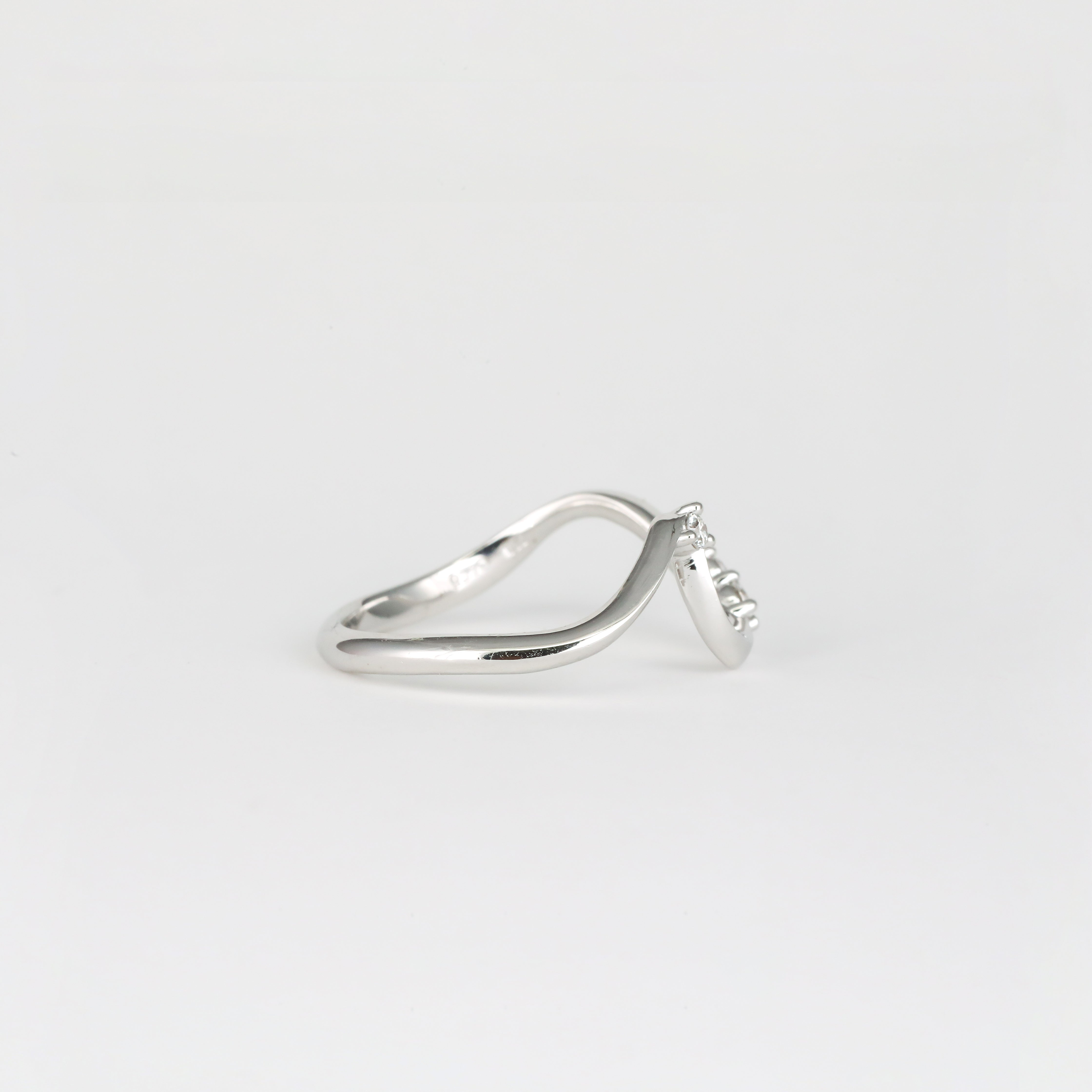 Maeva Oval Band