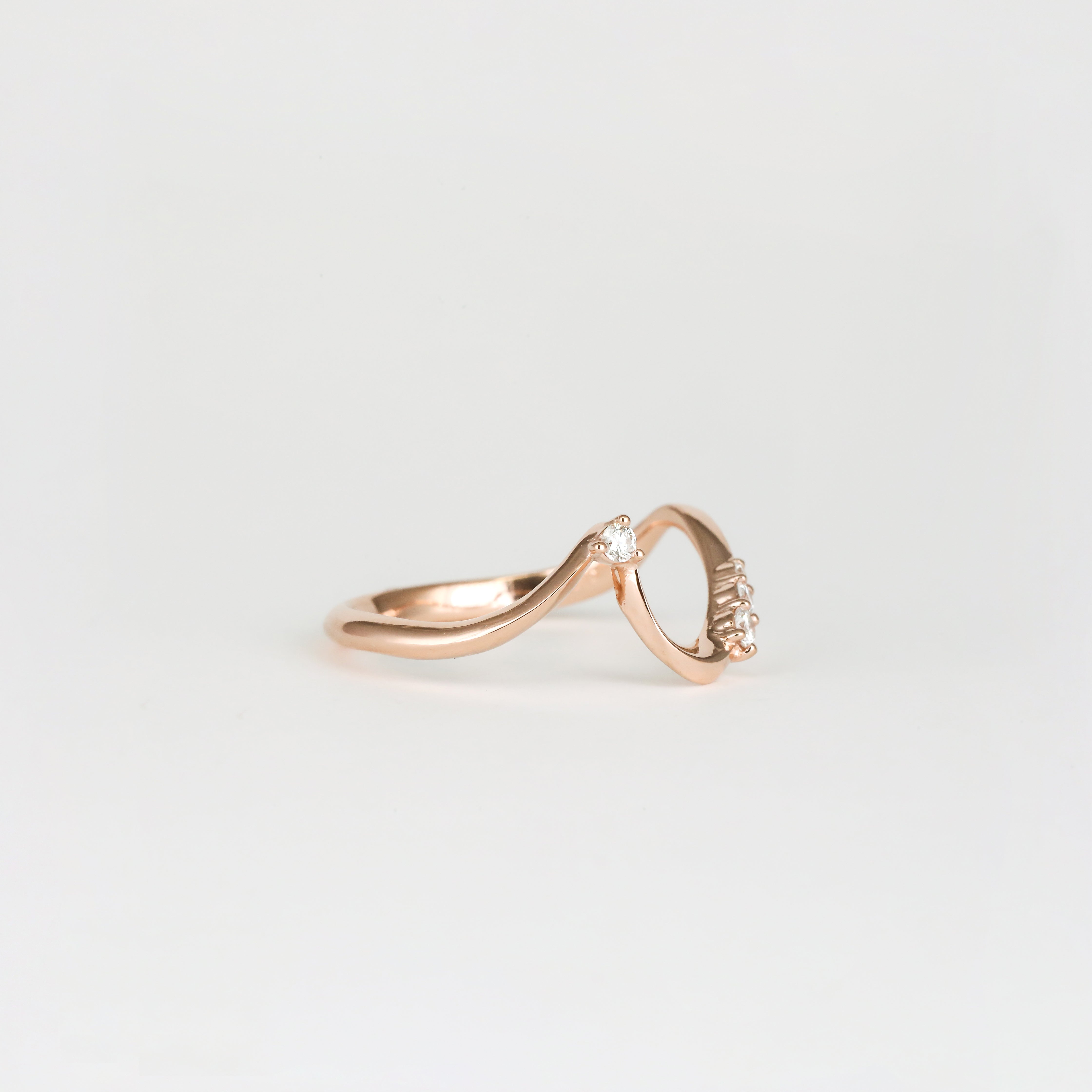 Maeva Oval Band