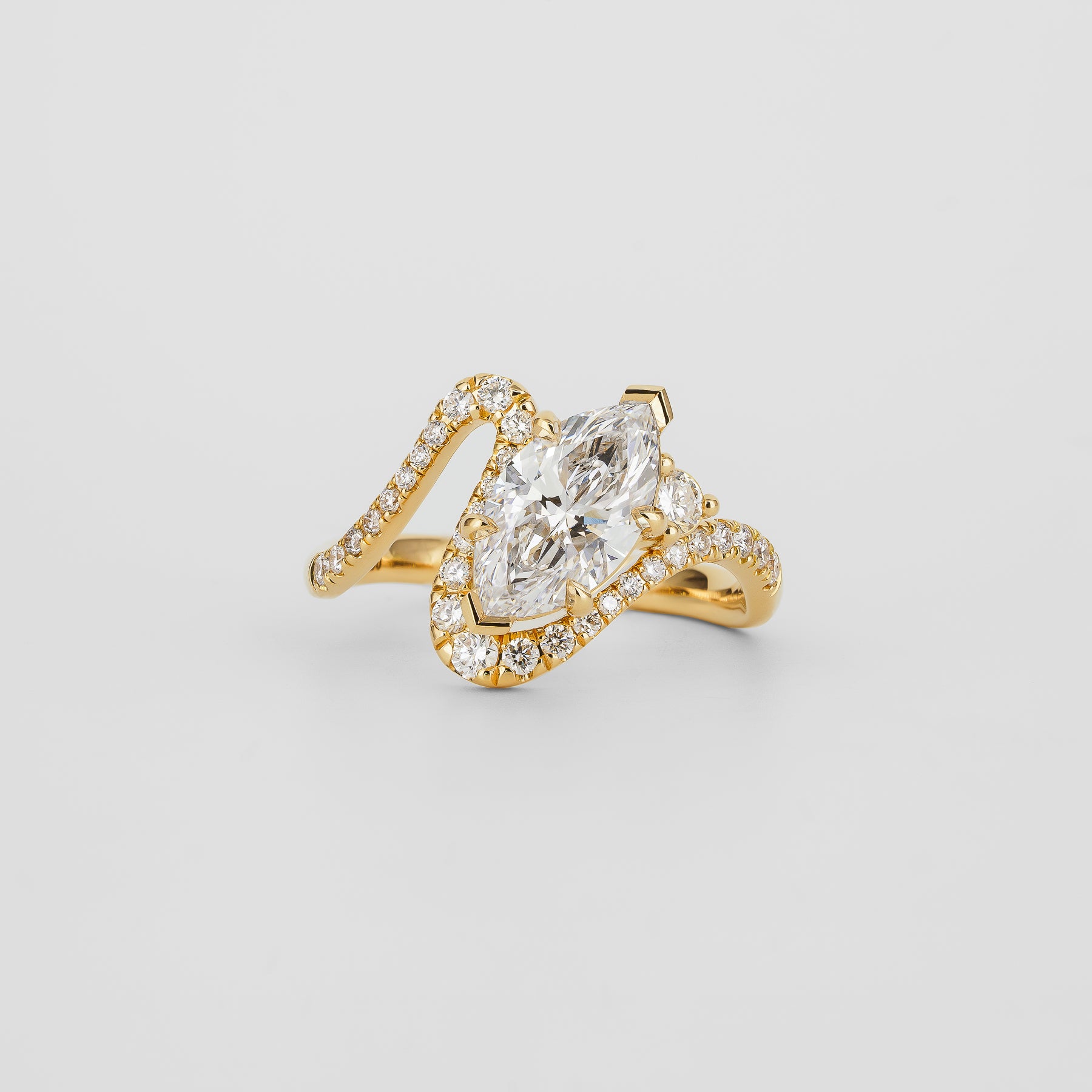 Maeva Pave, Marquise Cut