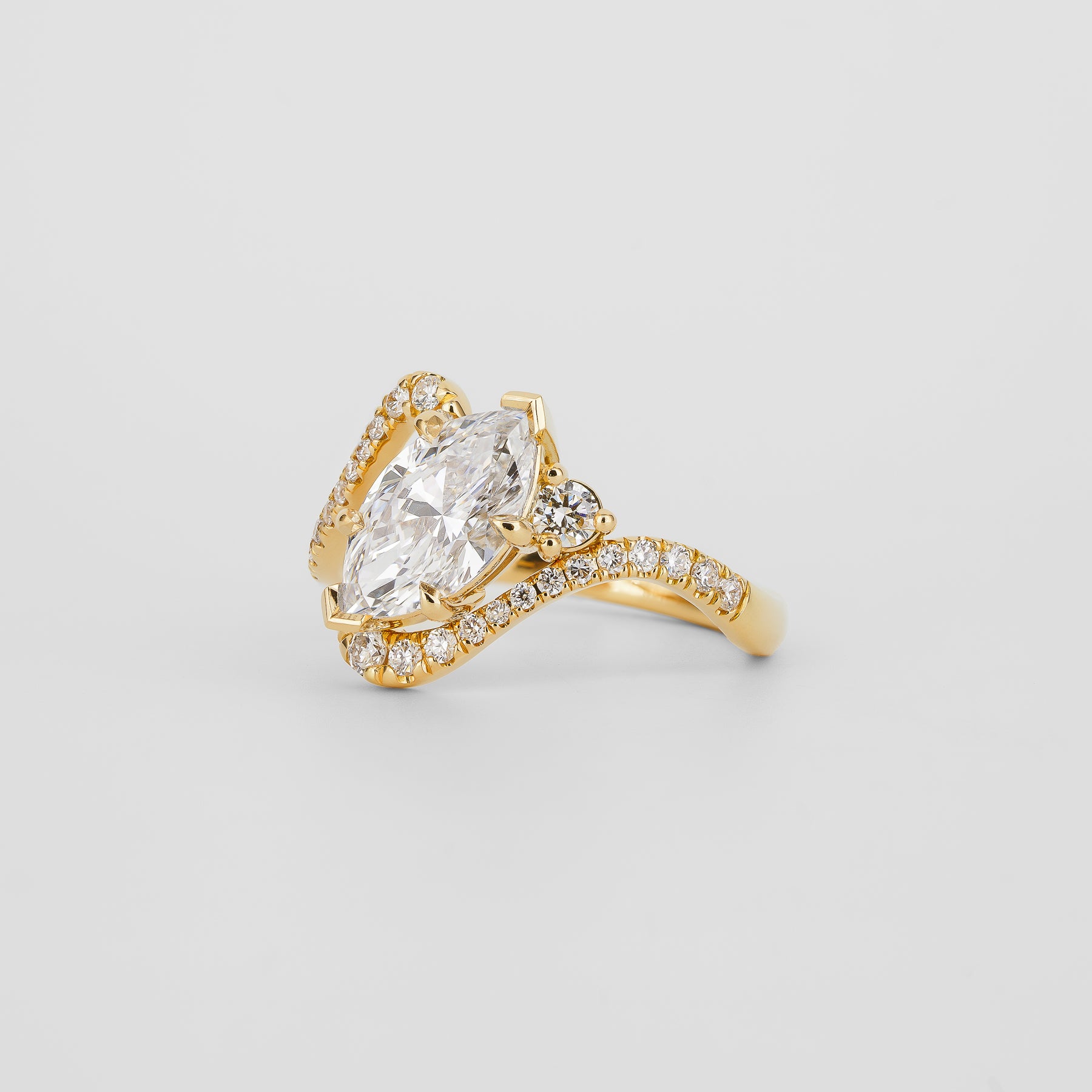 Maeva Pave, Marquise Cut
