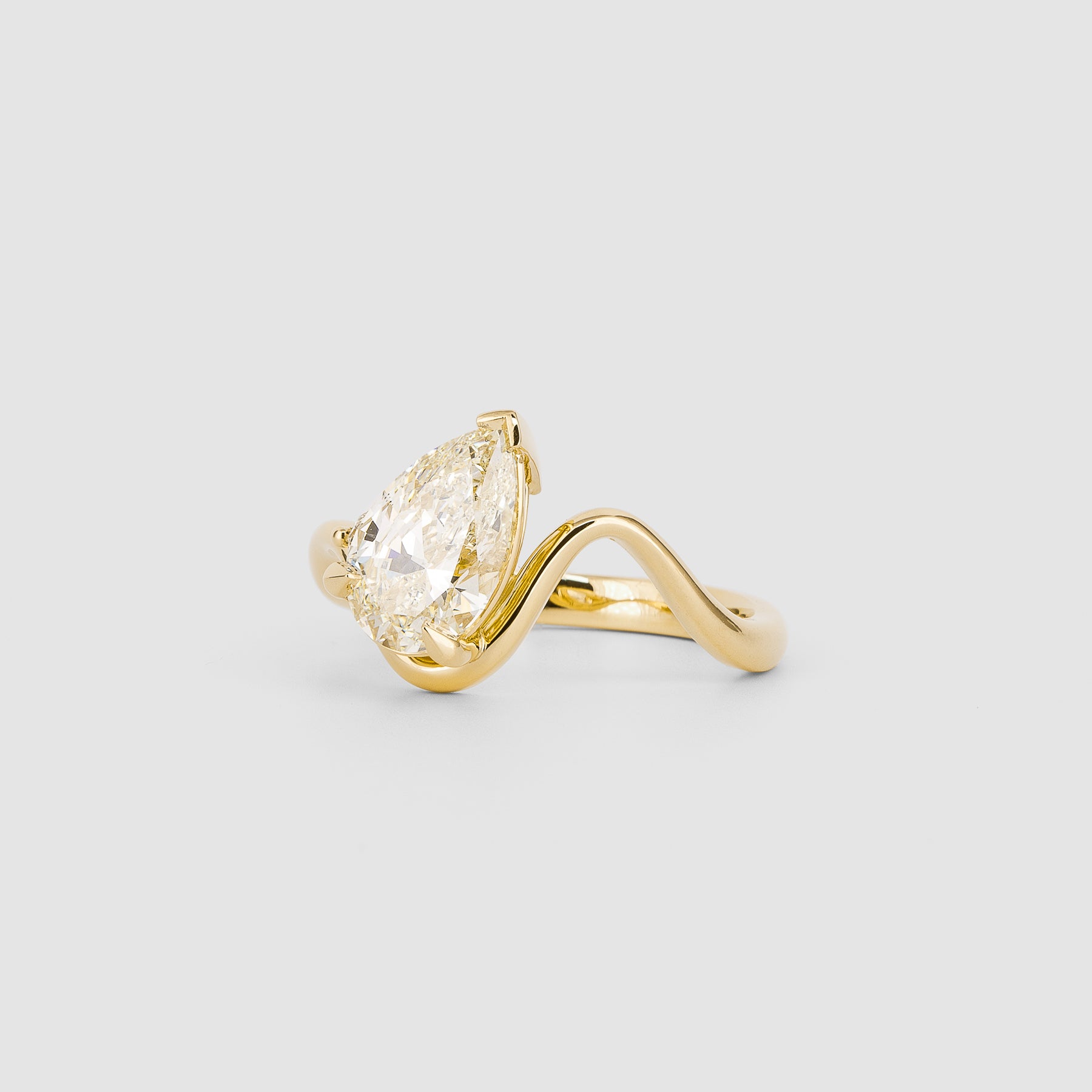 Maeva Pear Yellow 2.02ct