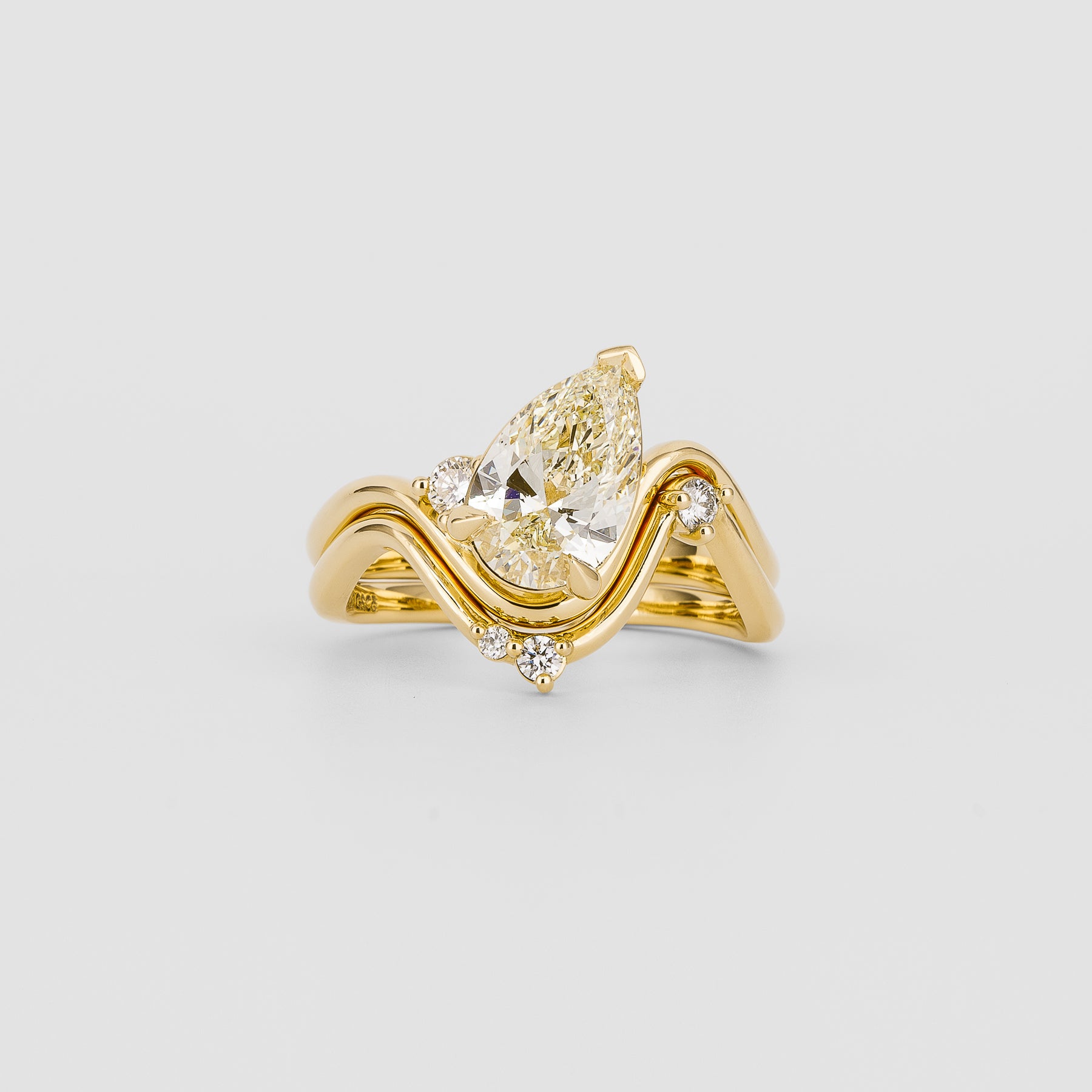 Maeva Pear Yellow 2.02ct