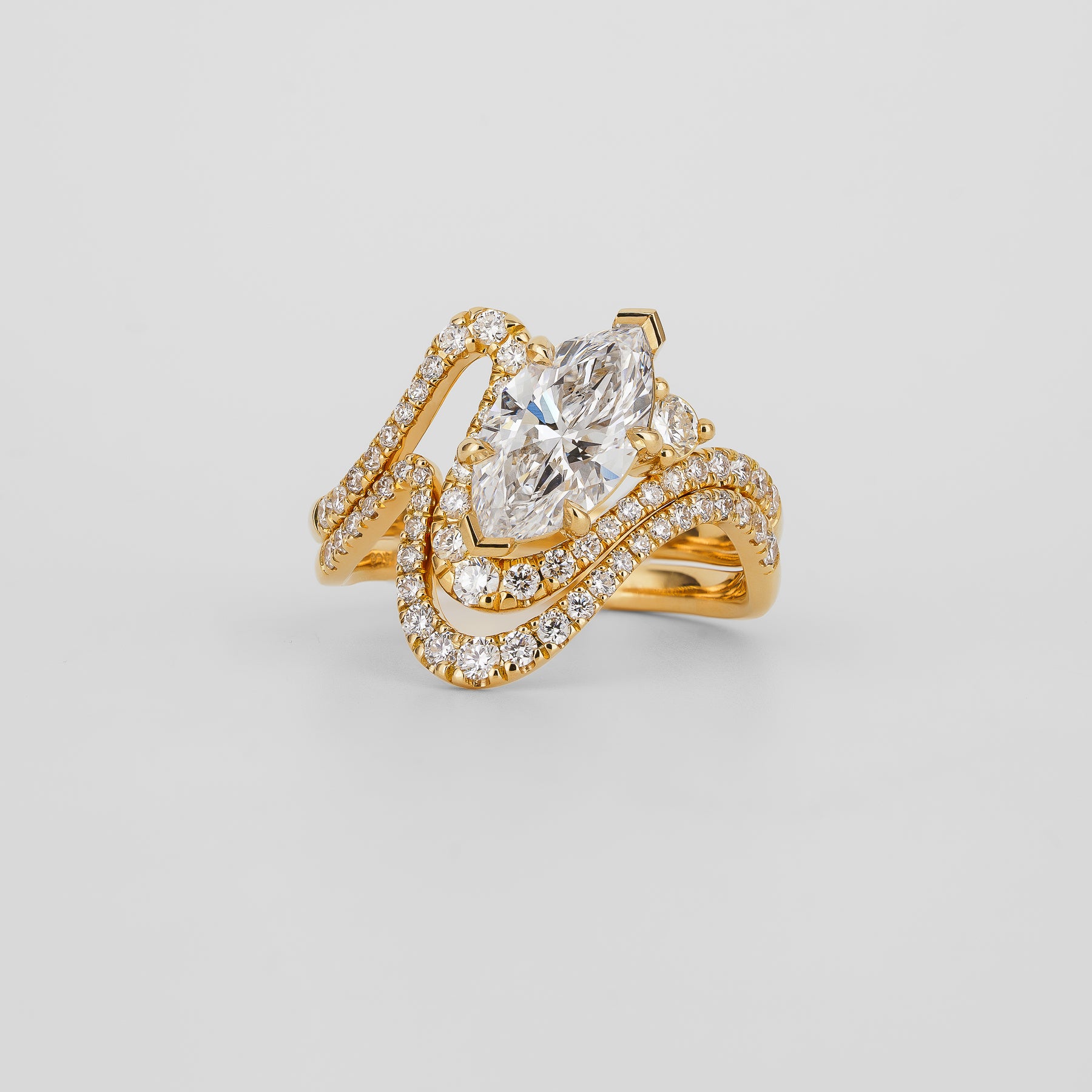 Maeva Pave Diamond Band