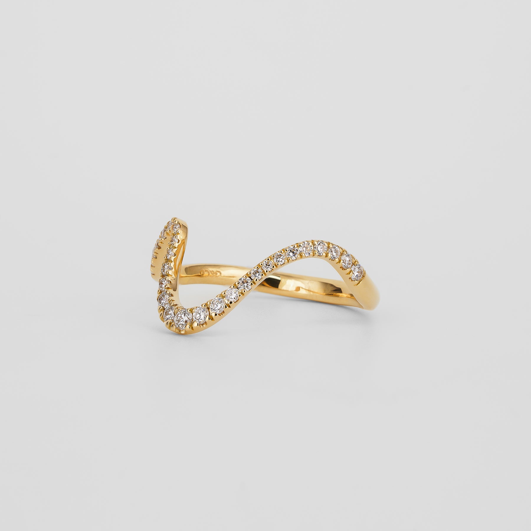Maeva Pave Diamond Band