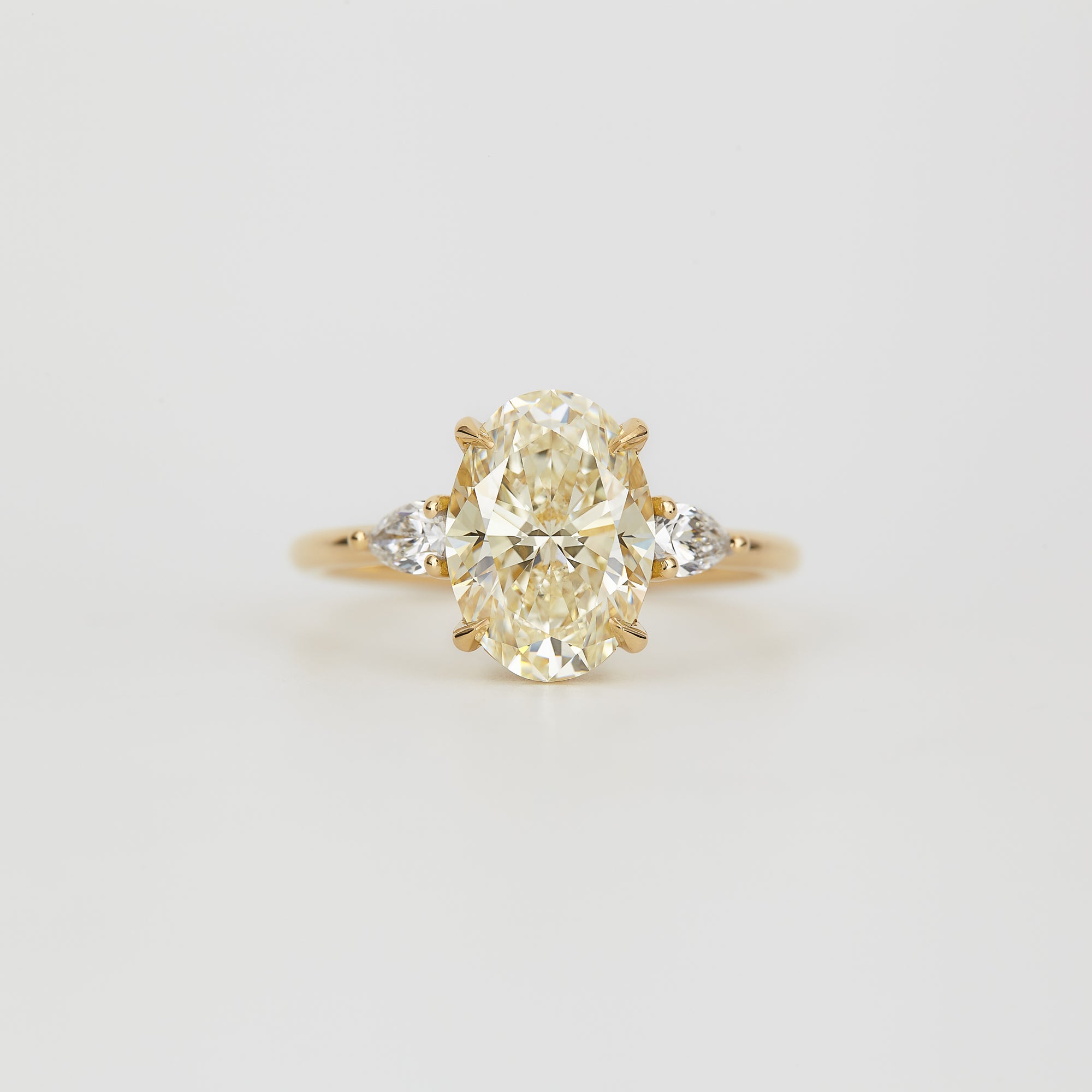 Sassa Oval Yellow 2.58ct