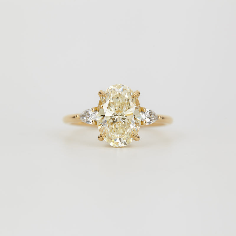 Sassa Oval Yellow 2.58ct