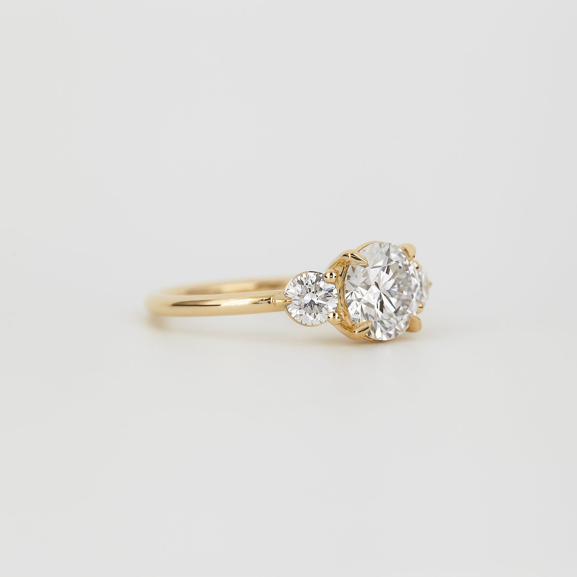 Tia, Round Cut