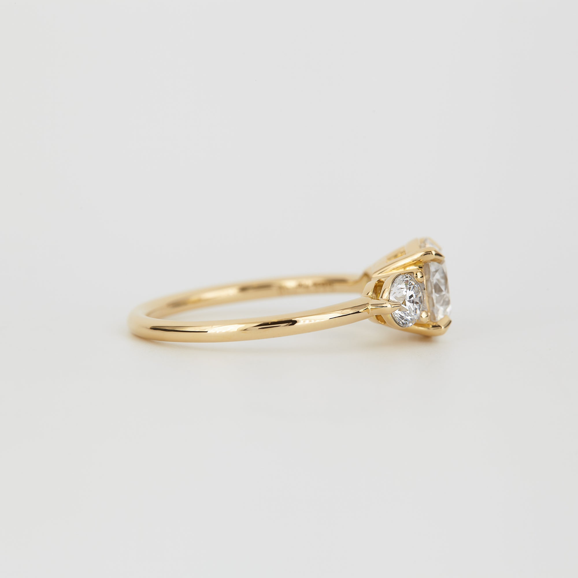 Tia, Round Cut
