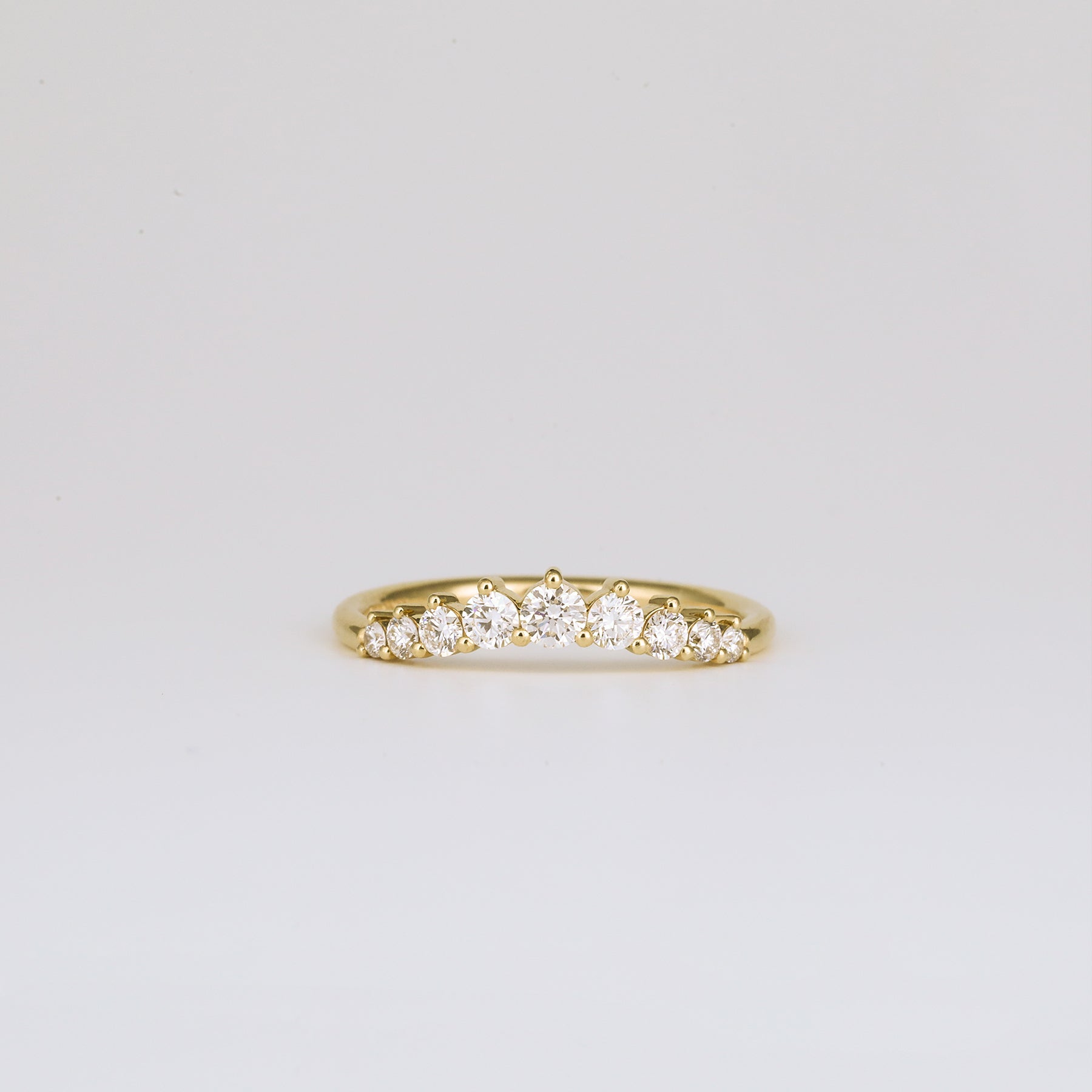 Daphne Round Curved