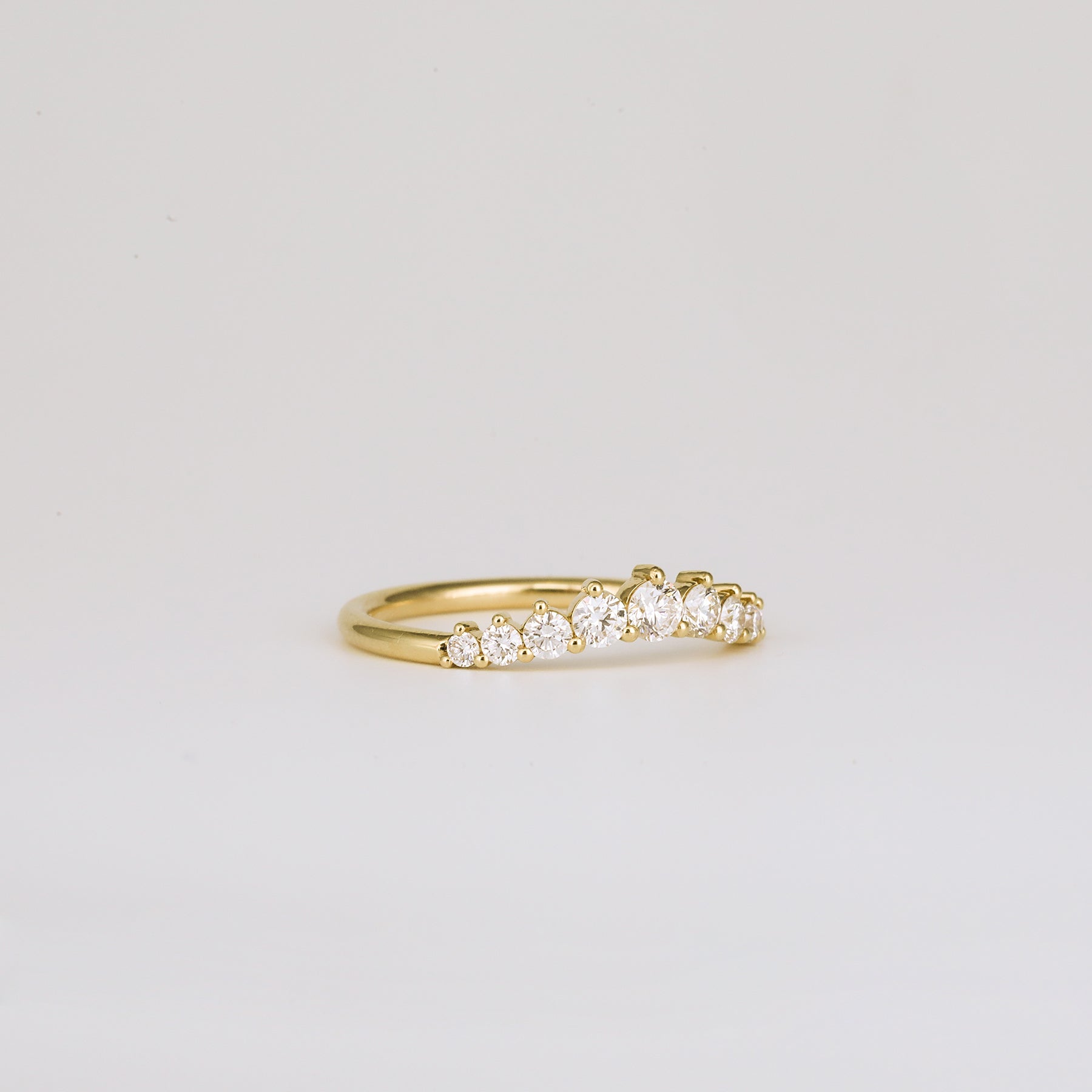 Daphne Round Curved