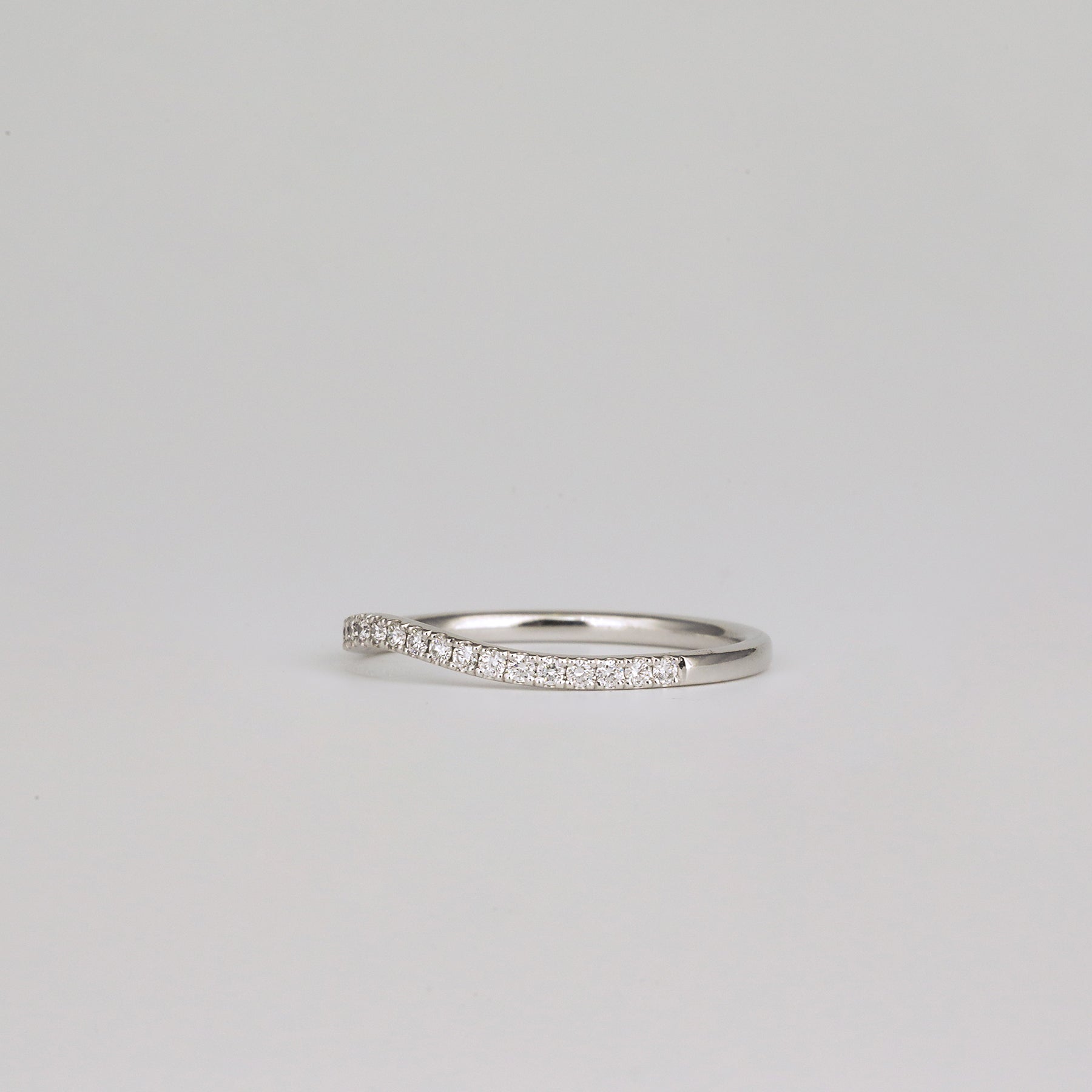 Dot Diamond Curved 0.21ct