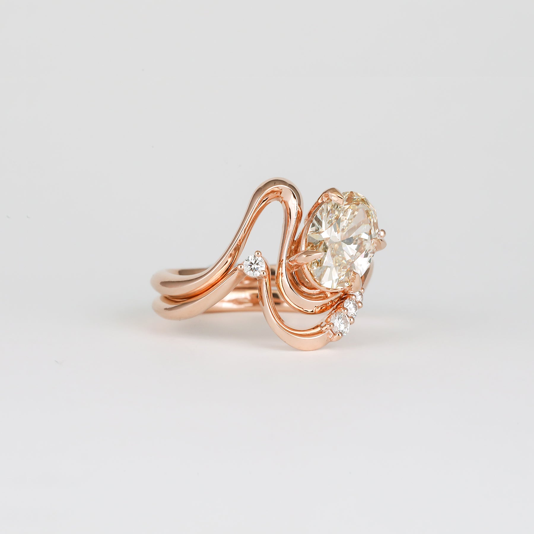 Maeva Oval Champagne 1.51