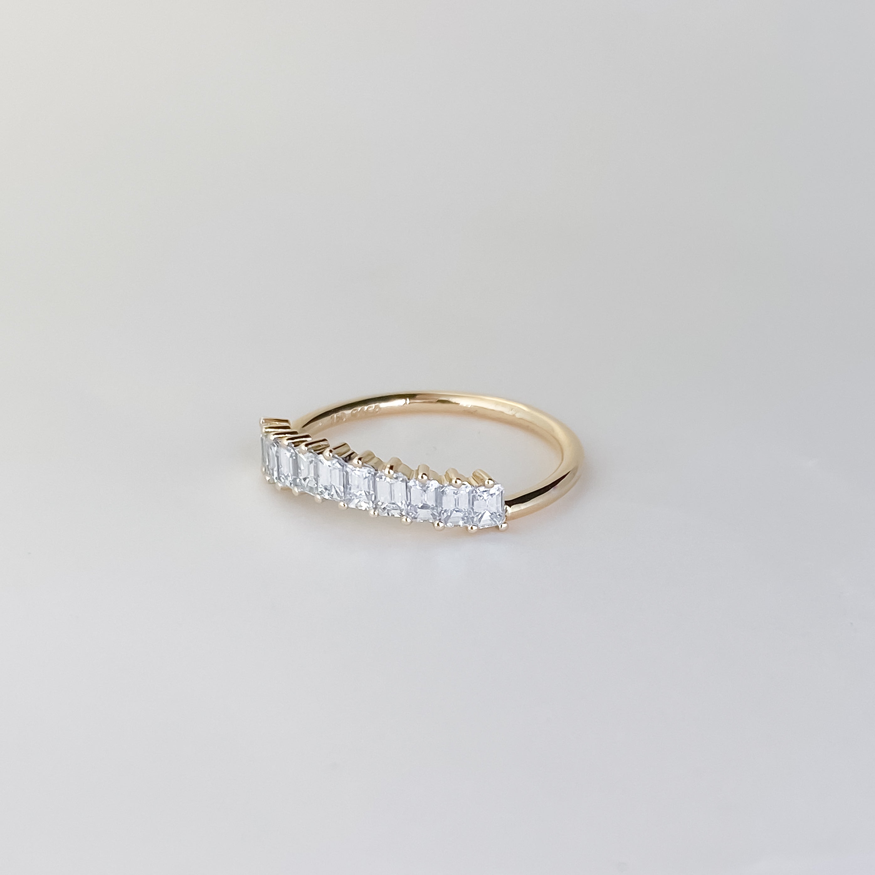 Daphne Emerald Curved