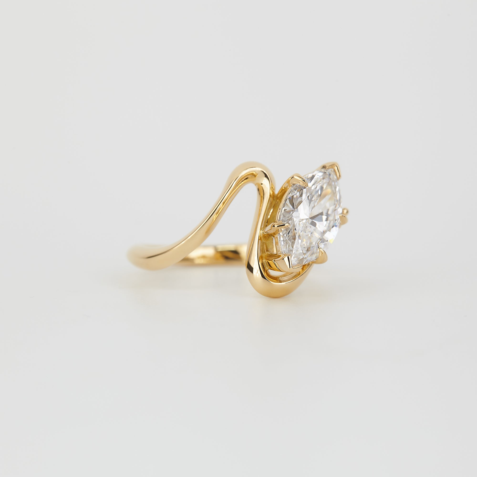 Maeva, Marquise Cut