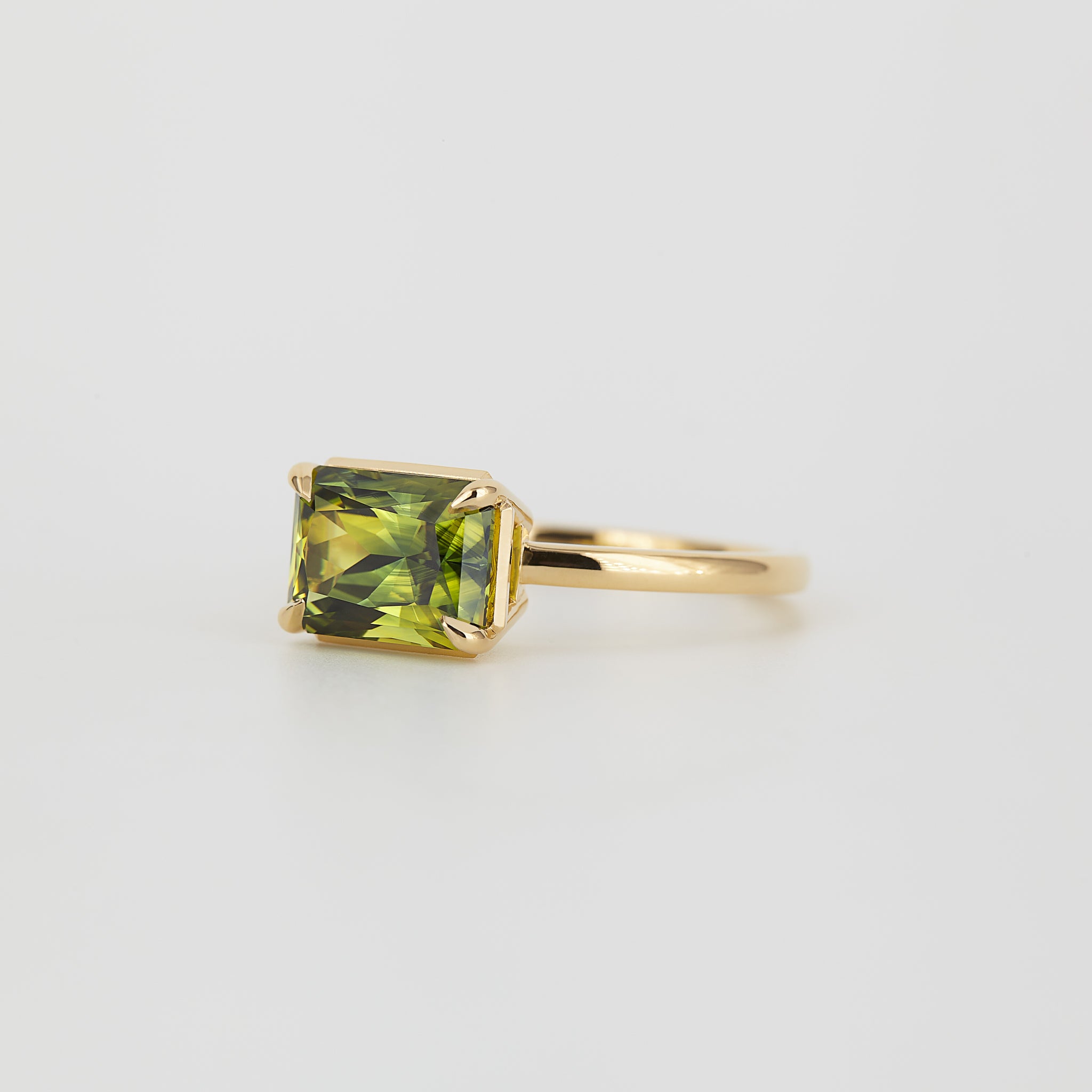 Aaren East-West Radiant-Cut 2.77ct Australian Parti Sapphire in Yellow Gold