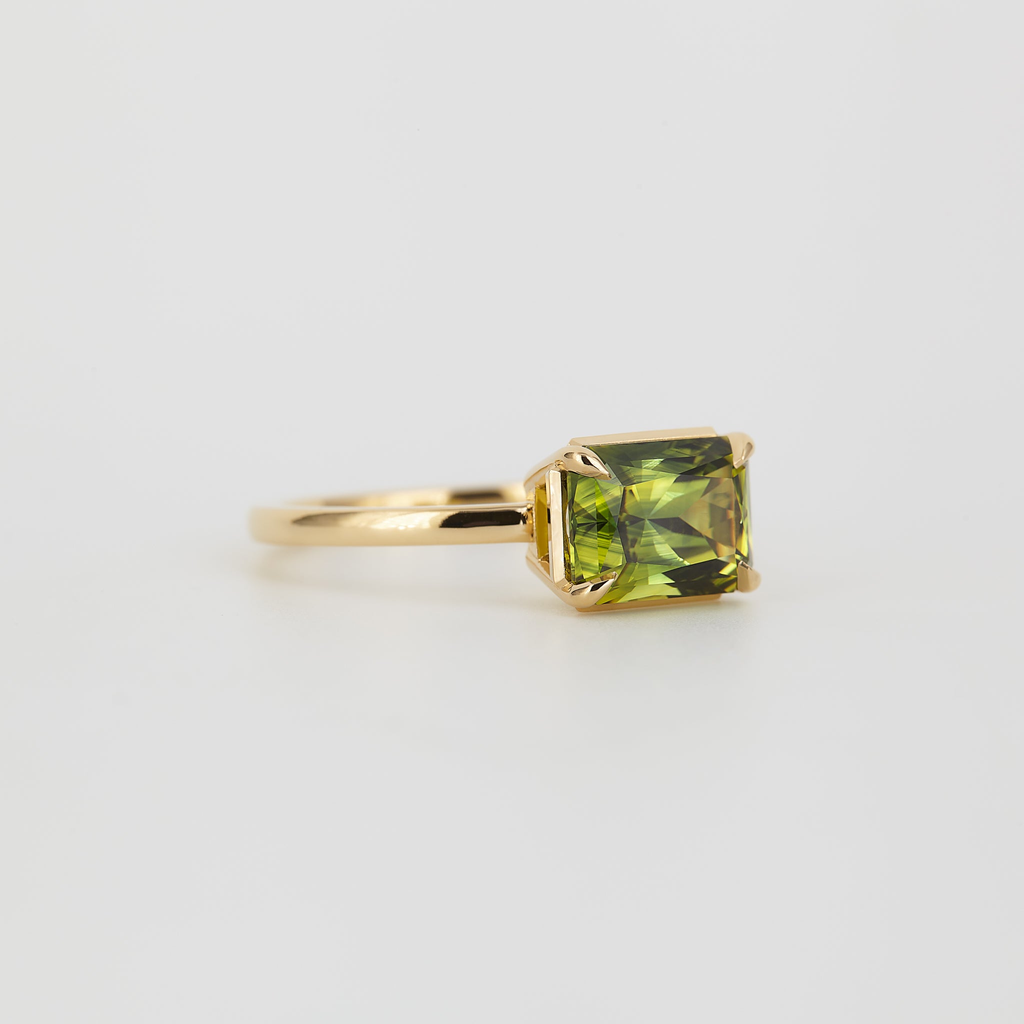 Aaren East-West Radiant-Cut 2.77ct Australian Parti Sapphire in Yellow Gold