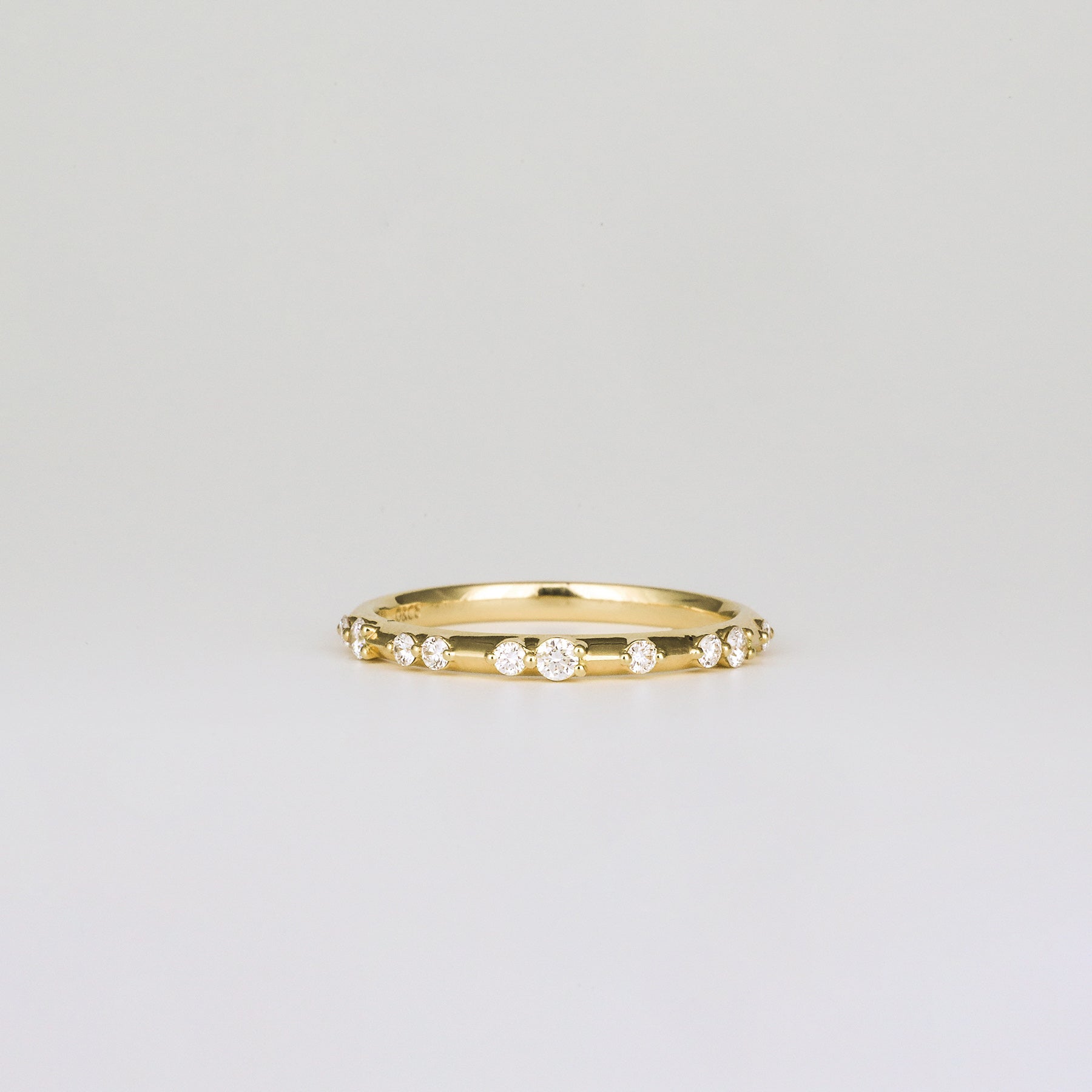 Amelie 1.8mm Straight Round Diamond Wedding Band