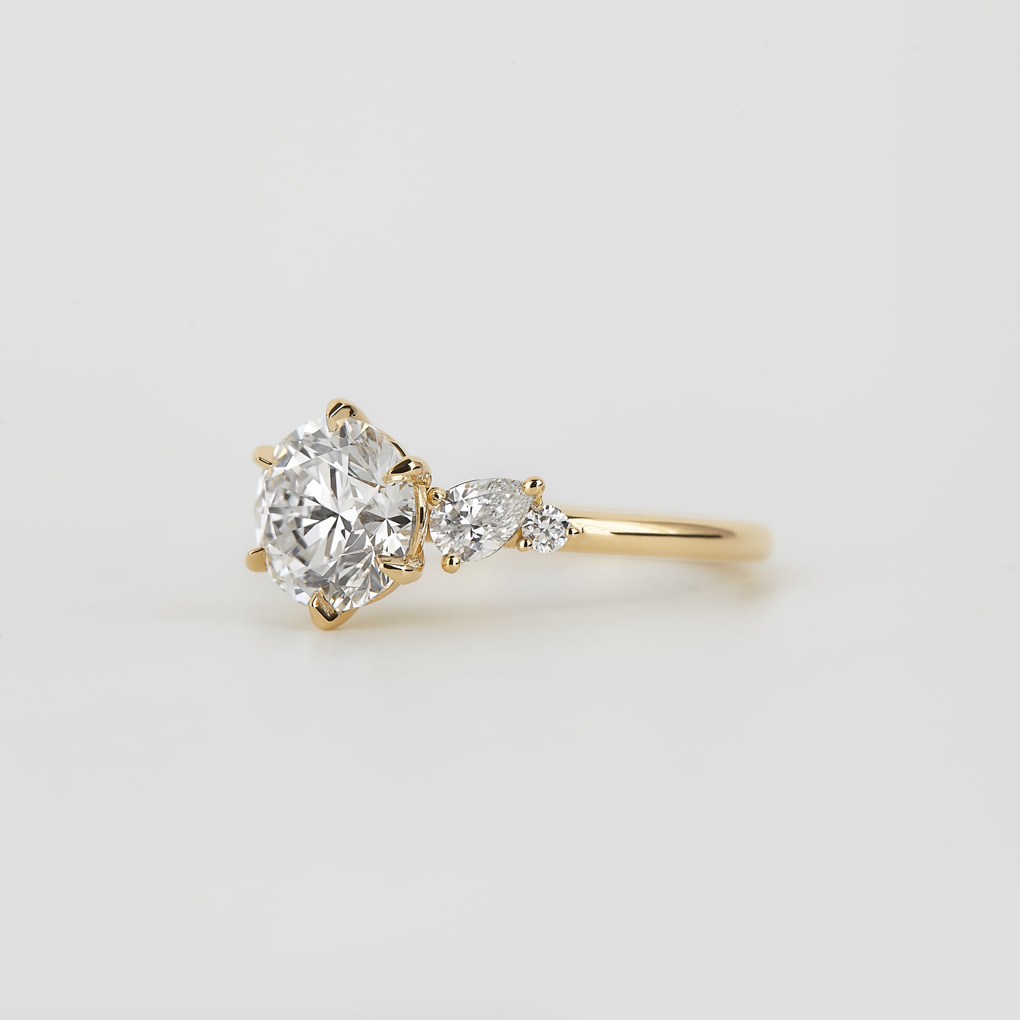 Beatriz Round 1.70ct
