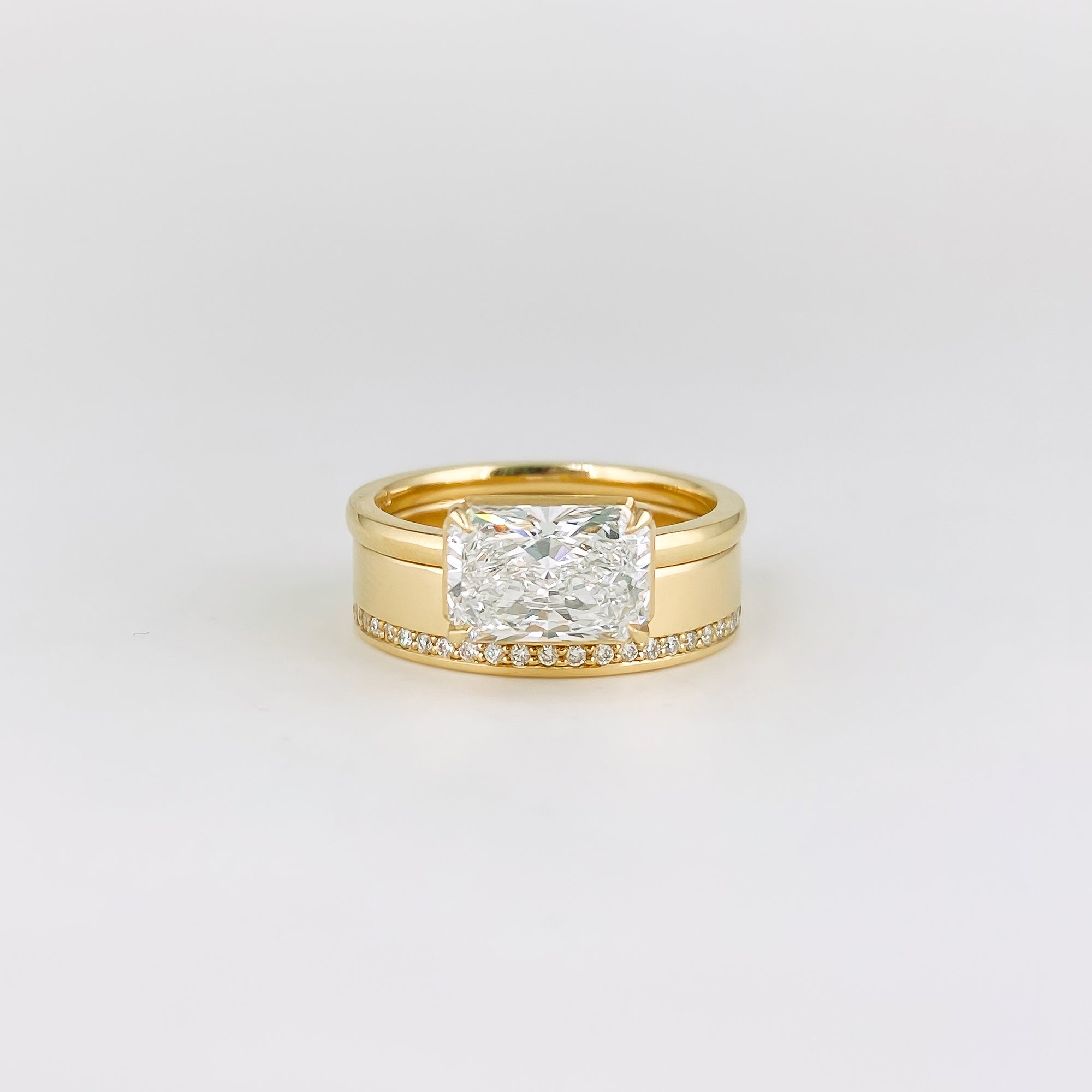 Wide Diamond Contour Band