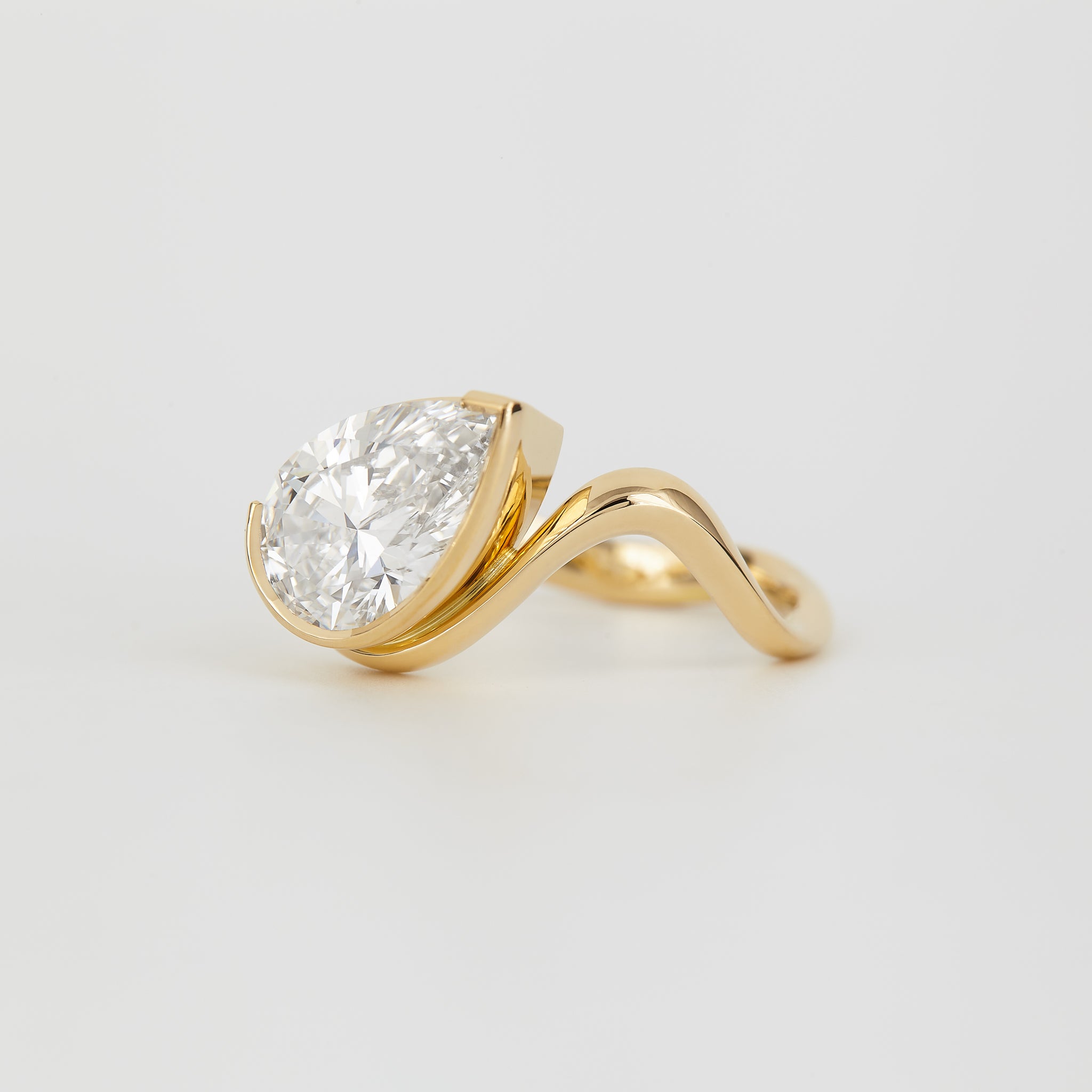 Laraine Pear 2.03ct