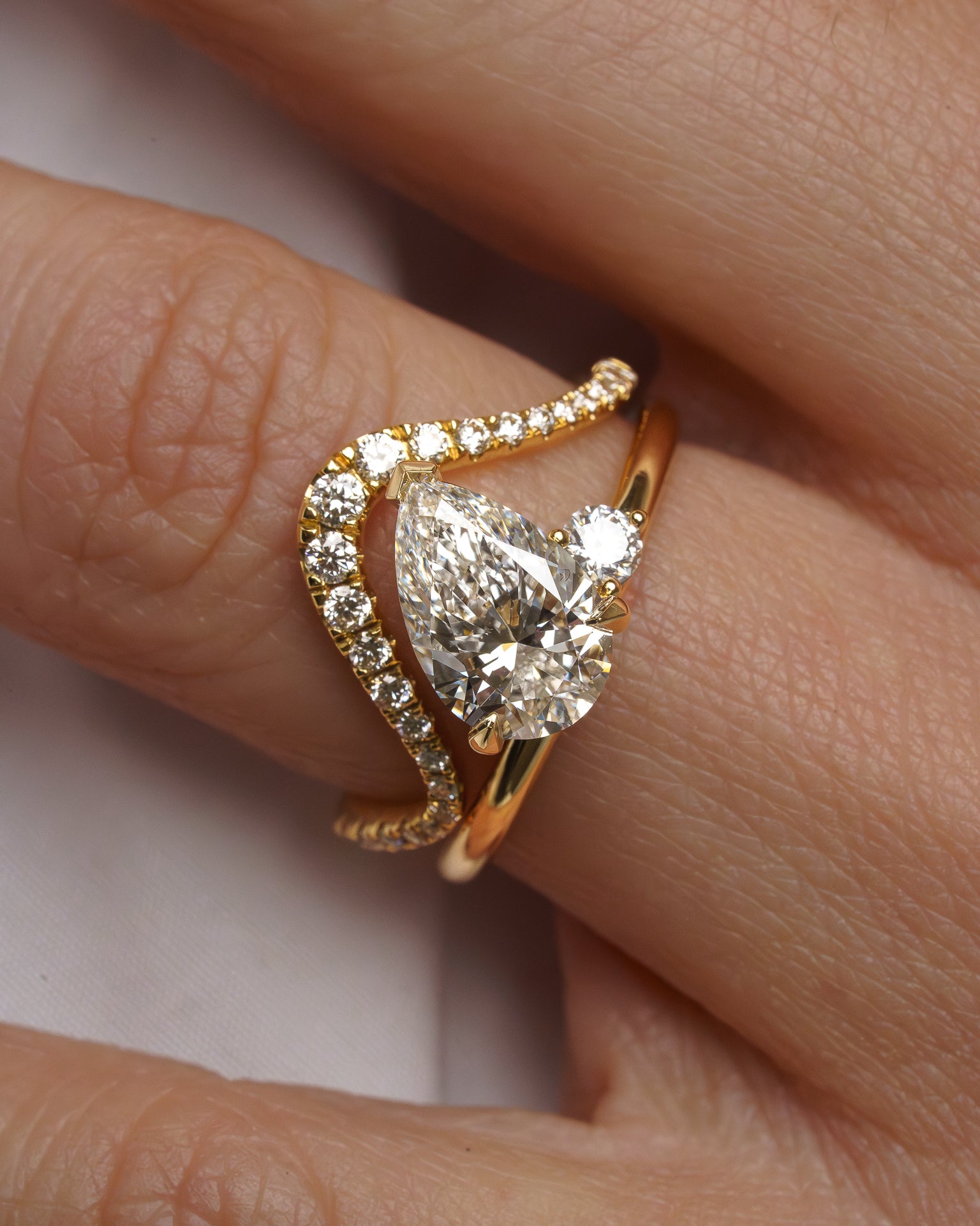 Paola ring builder