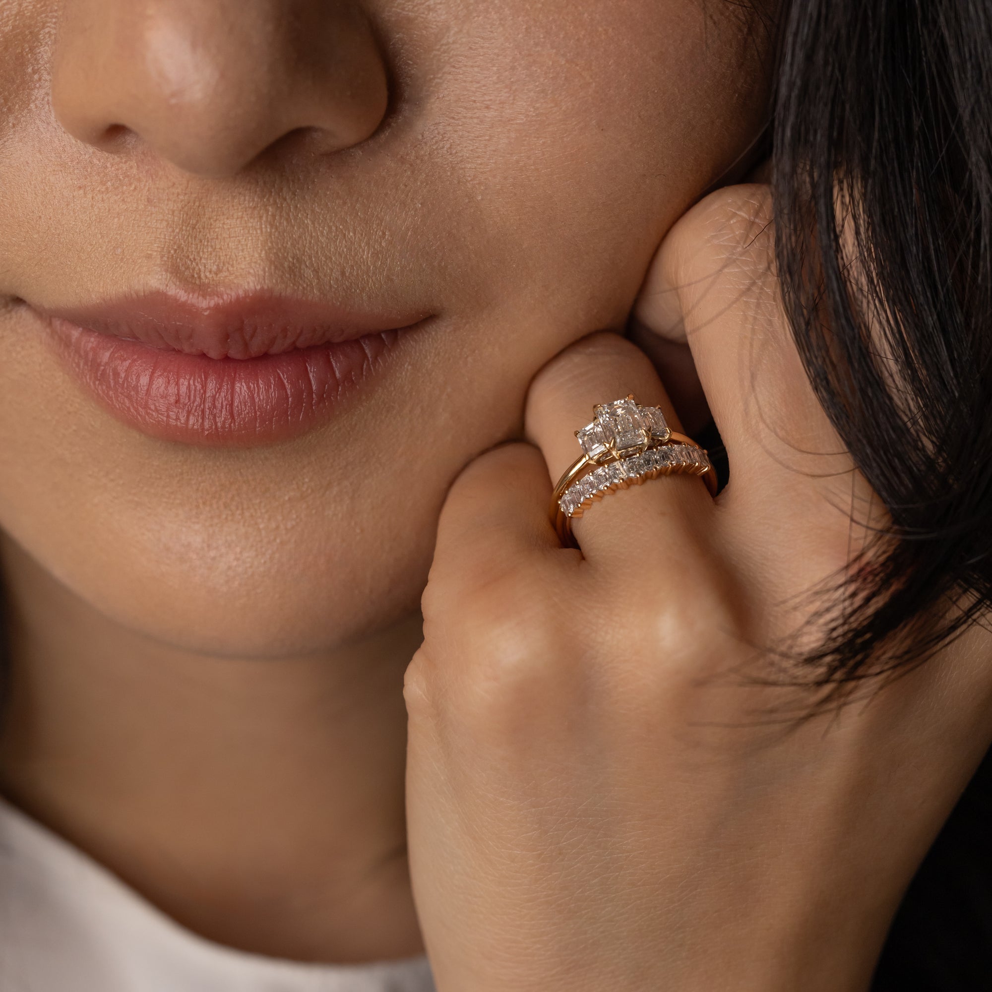 Daphne Emerald Curved