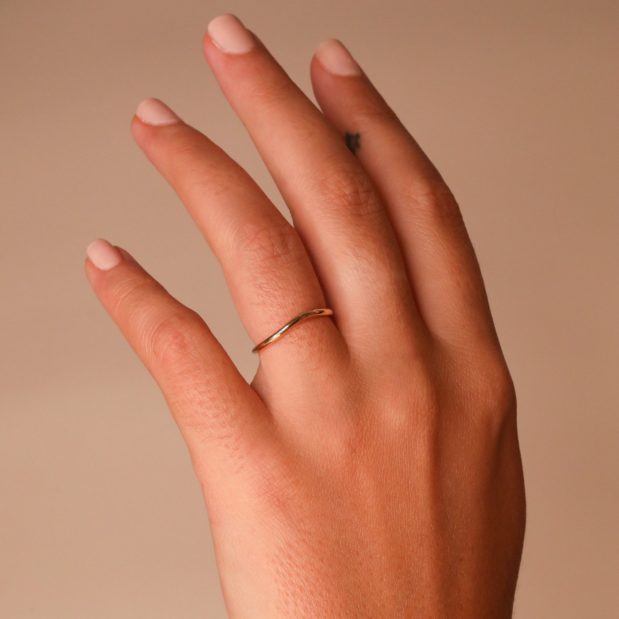 Dot Plain Curved