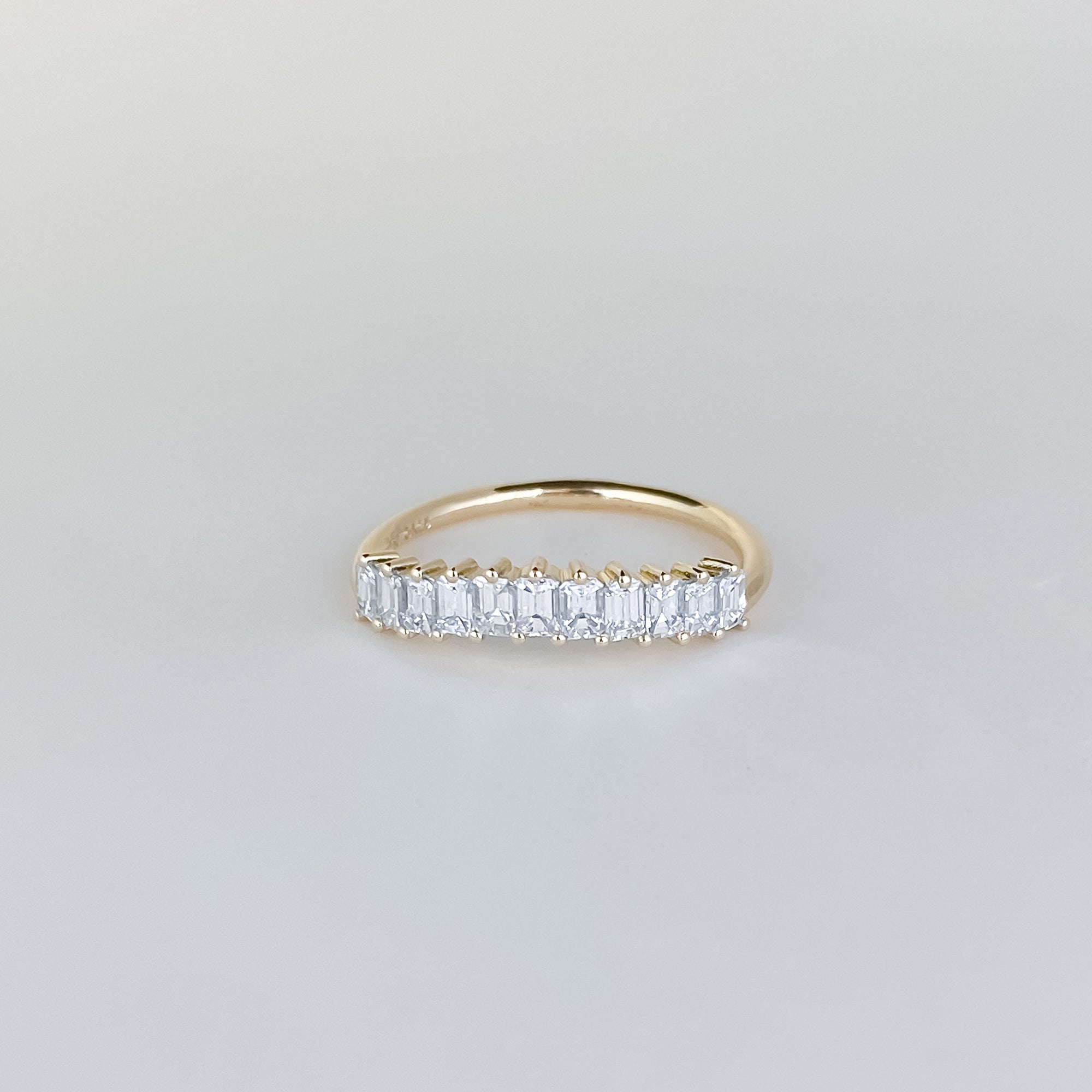 Daphne Emerald Curved